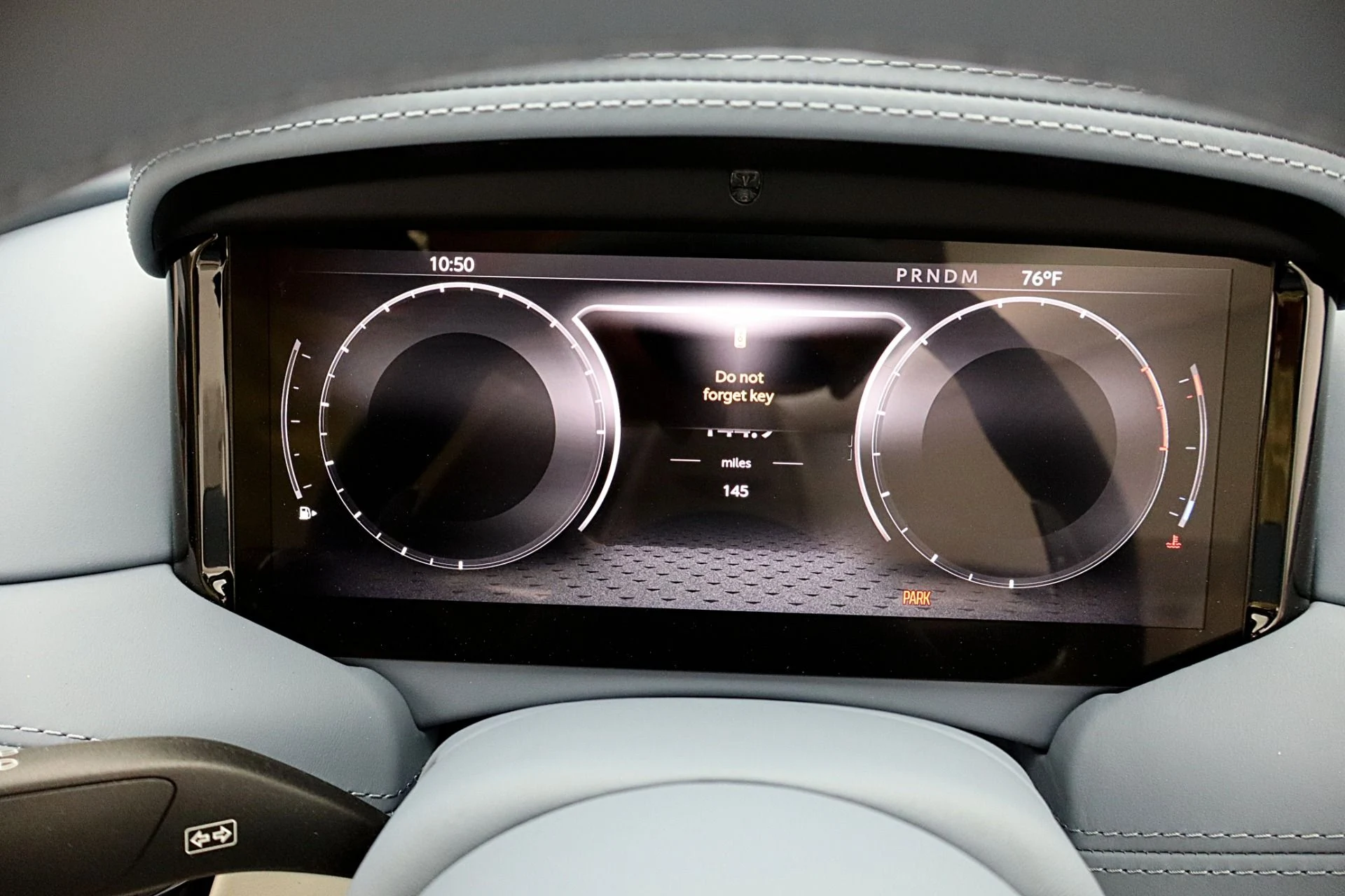 mph035_3573263359_New_2026_Aston_Martin_DB_12_Volante_cbe155858e