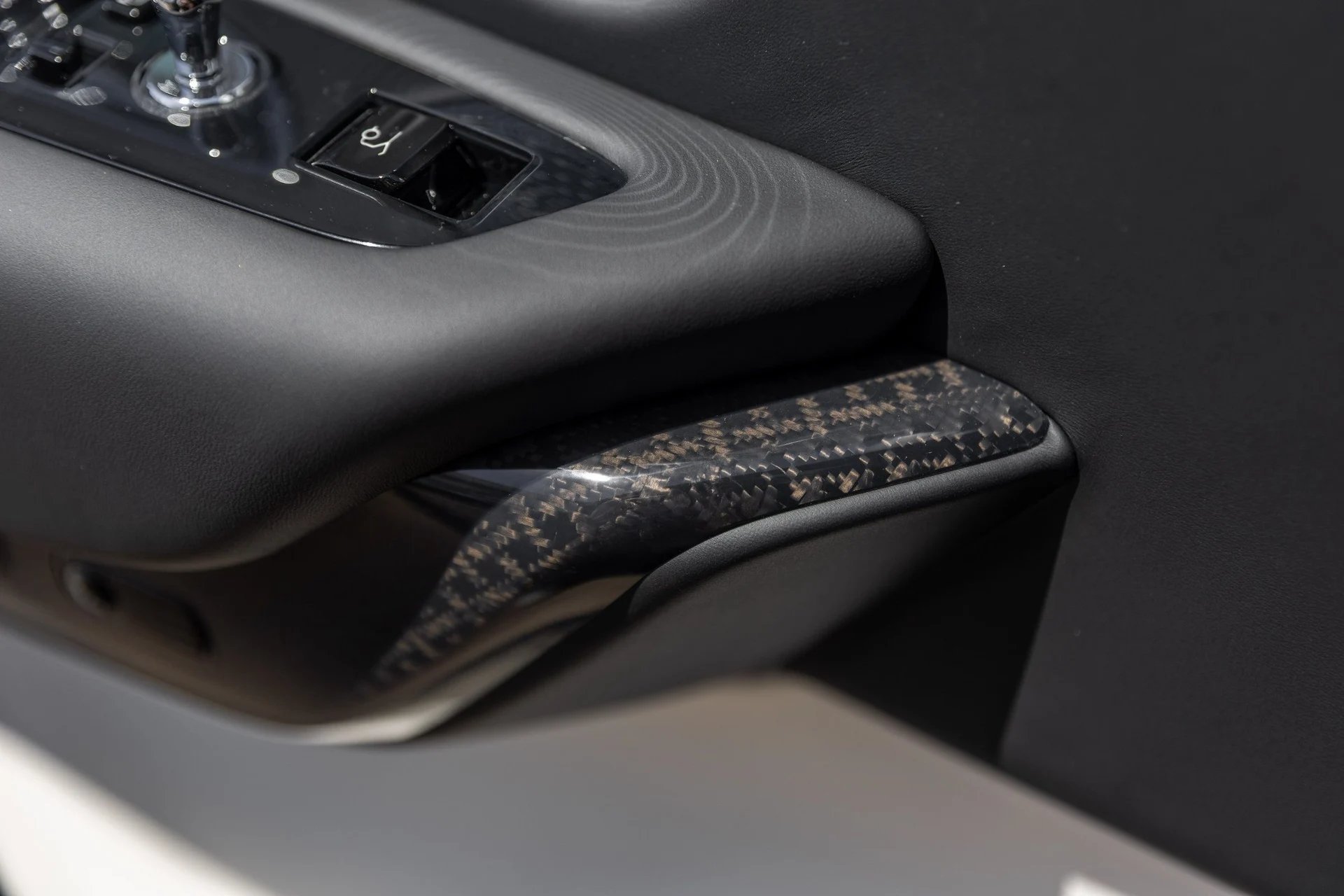 mph035_3591643029_Hi_Tech_Luxury_Imports_LLC_SLA_33_HA_07_VU_236993_image_35_5b23b34862
