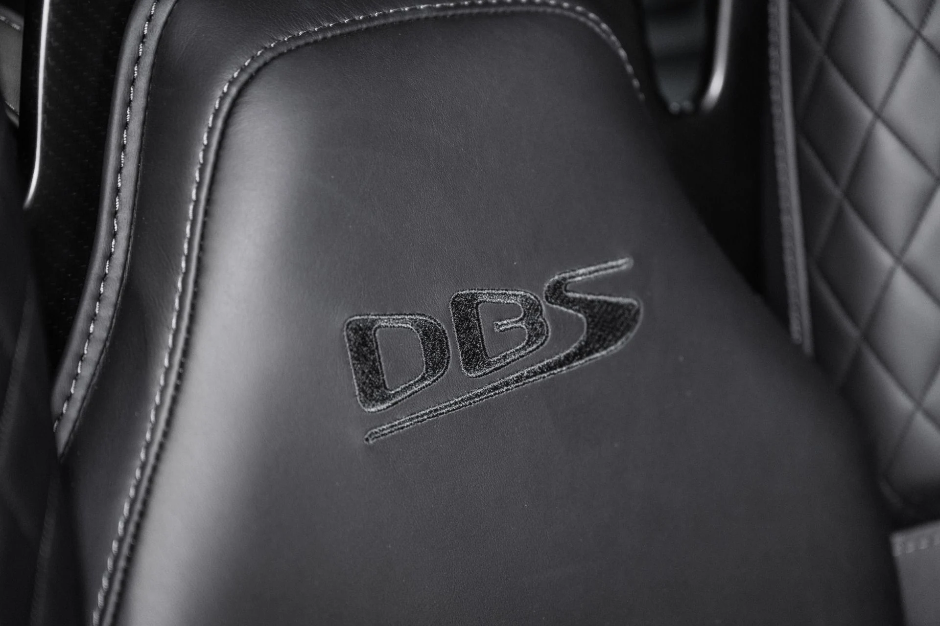 mph035_3596315488_Used_2023_Aston_Martin_DBS_770_Ultimate_1778011376_3be64315cc