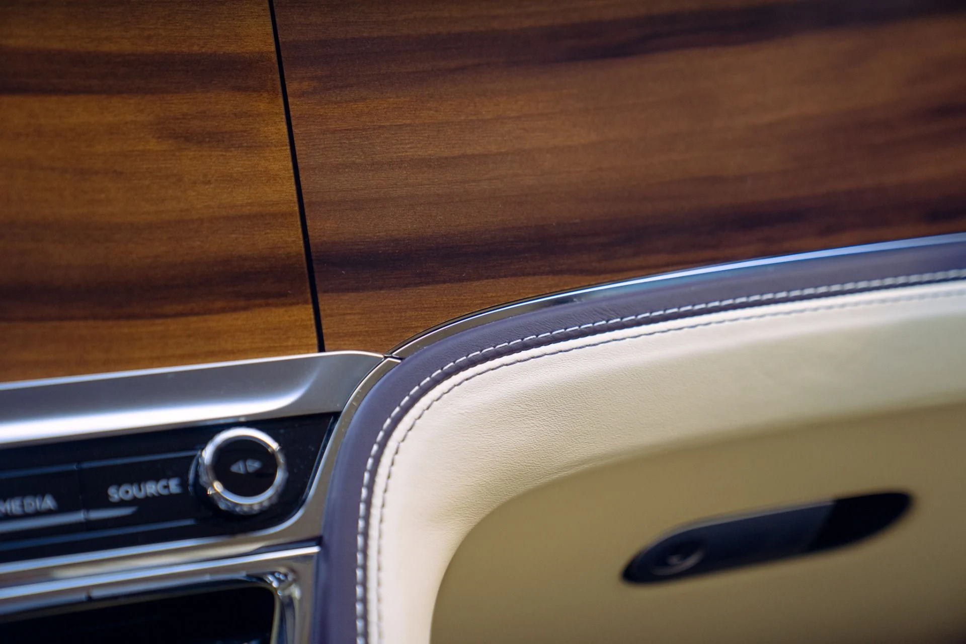 mph035_3598910660_Used_2022_Bentley_Flying_Spur_V8_1790700947_e7ab7a1c8d