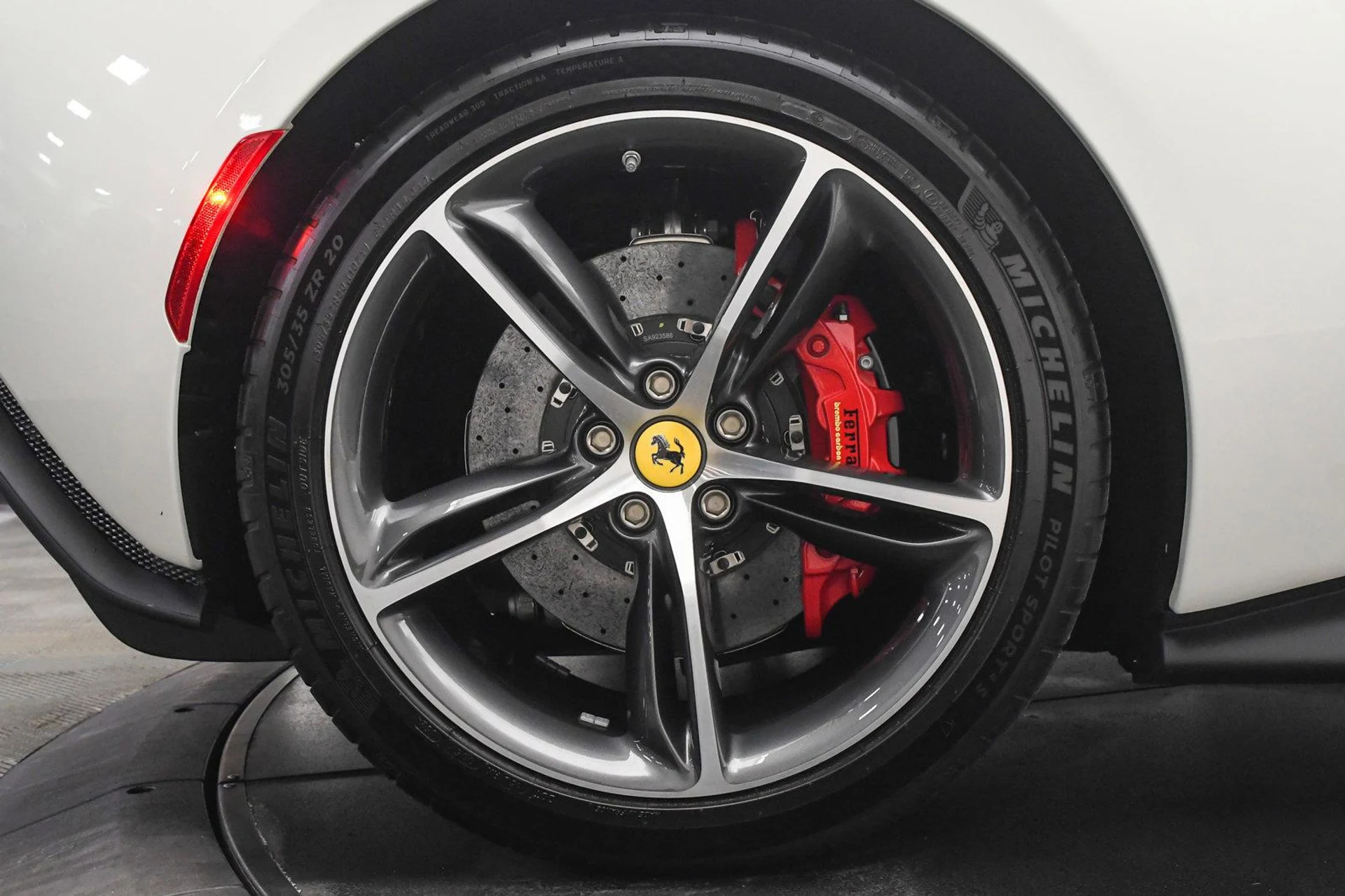 mph035_360081639_Used_2024_Ferrari_296_GTS_in_Bianco_Avus_1740819855_1db9c371cd