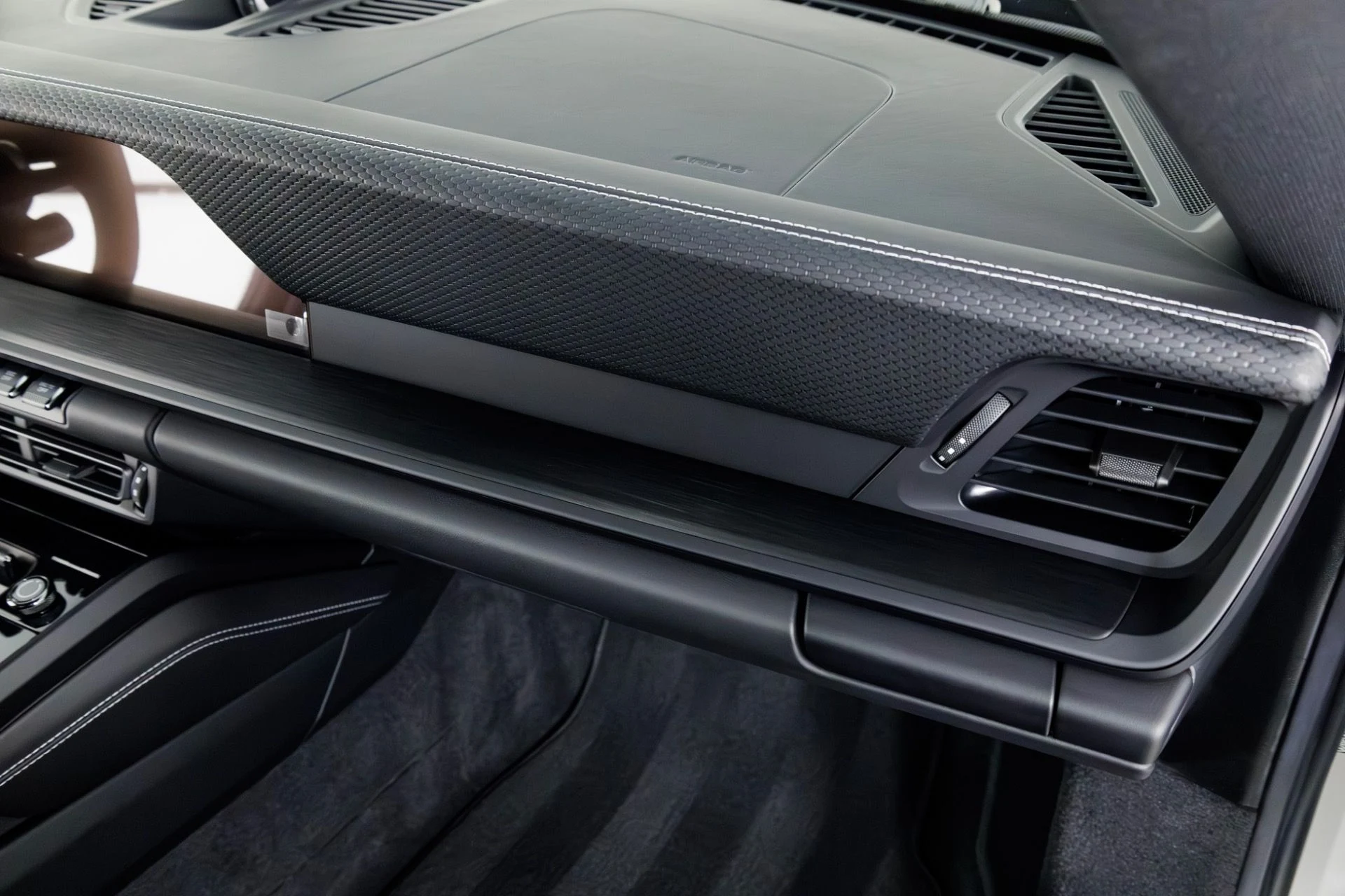 mph035_3608847341_Used_2024_Porsche_911_GT_3_Touring_1767999905_f70f2eac90