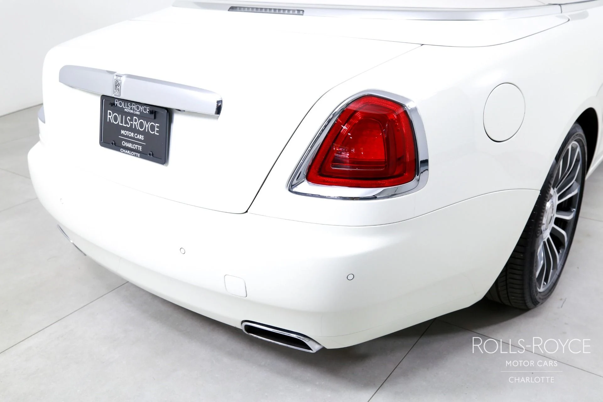 mph035_362635114_Used_2020_Rolls_Royce_Dawn_1775592549_b9c7f3bbfc