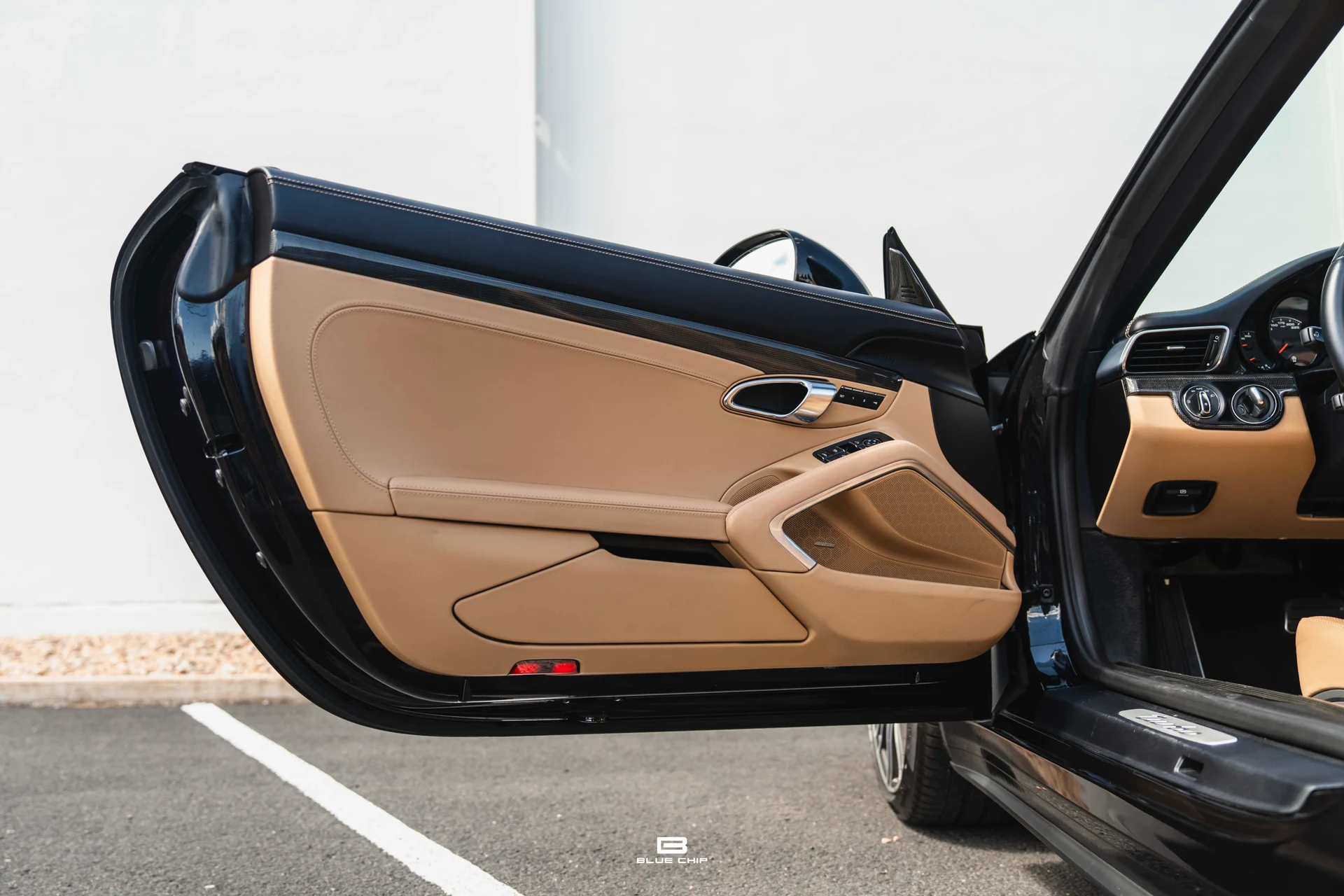 mph035_3638340829_6a2c27e2ab8b4bc33f5c3d76_2017_Porsche_911_Turbo_36_a7a89b9b0e