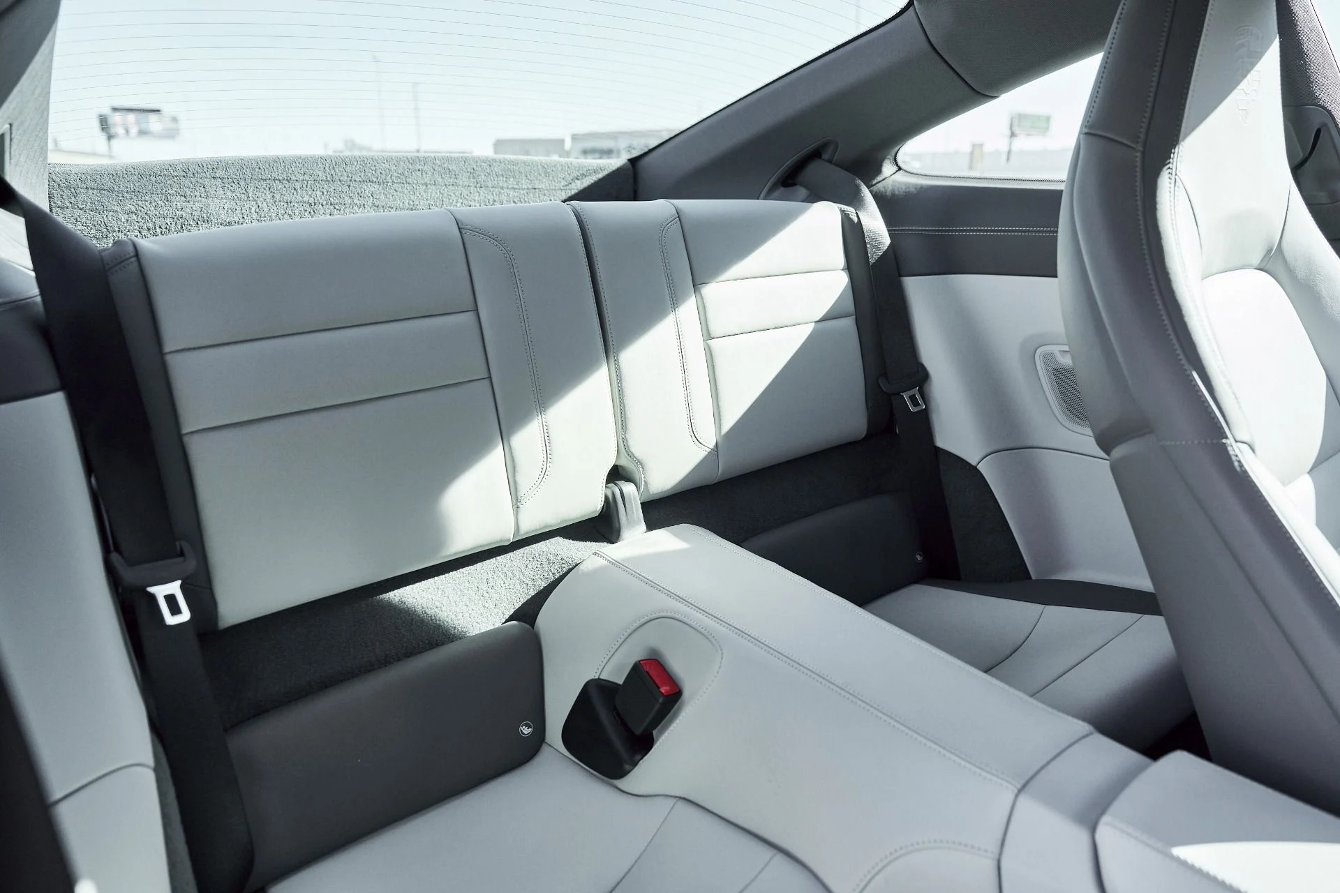 mph035_3639408404_Used_2025_Porsche_911_Carrera_1768012362_7a20ad12d4