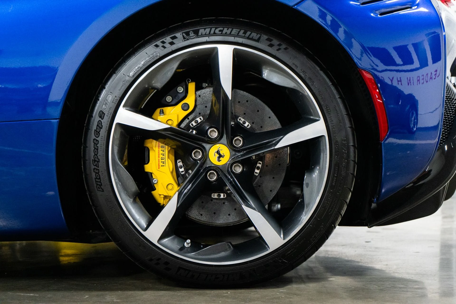 mph035_3656072297_Used_2022_Ferrari_SF_90_Spider_Assetto_Fiorano_1757958945_d065e7f249