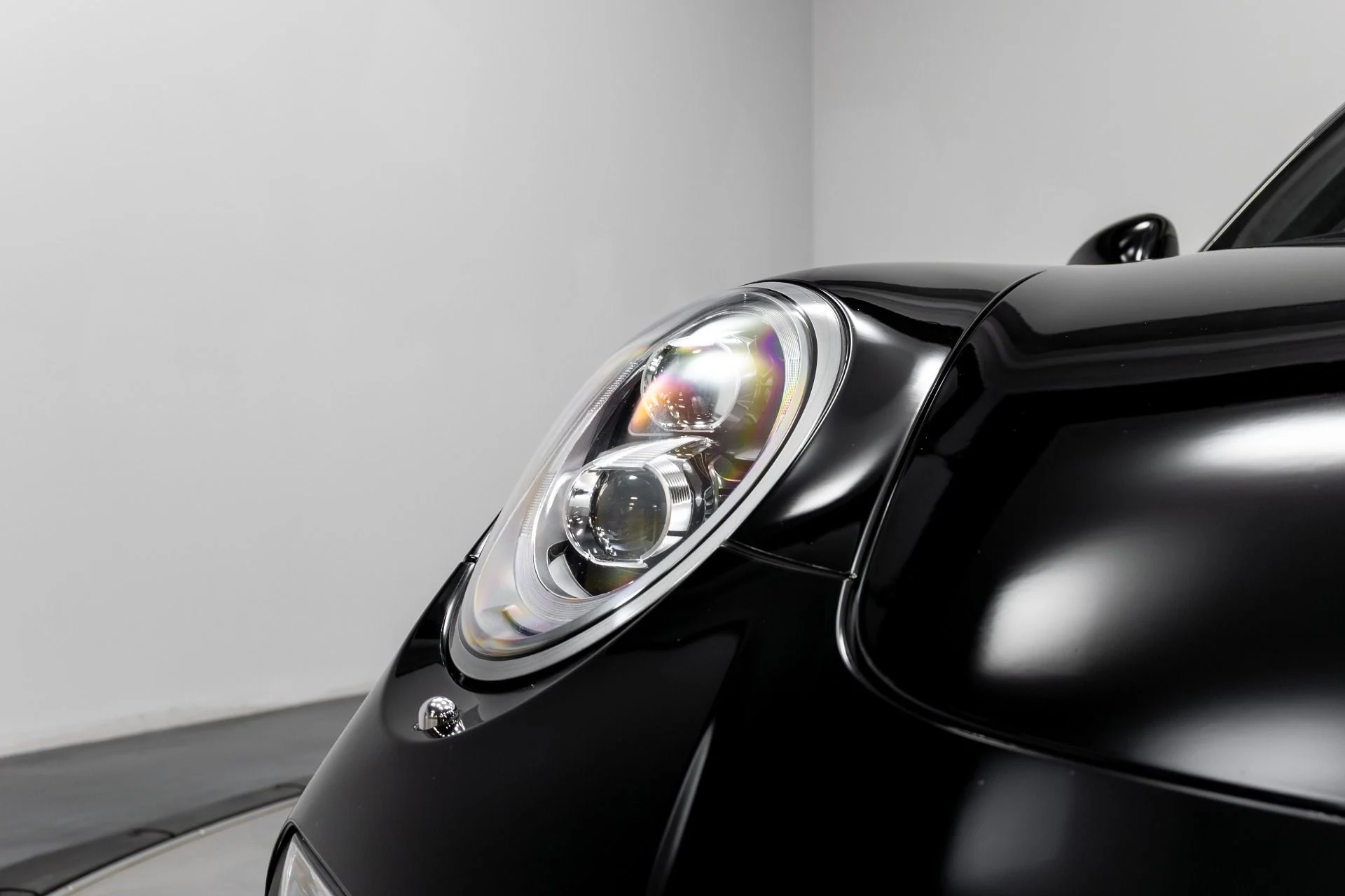 mph035_3665769190_Used_2015_Porsche_911_Turbo_S_1761834686_35d547f2cd