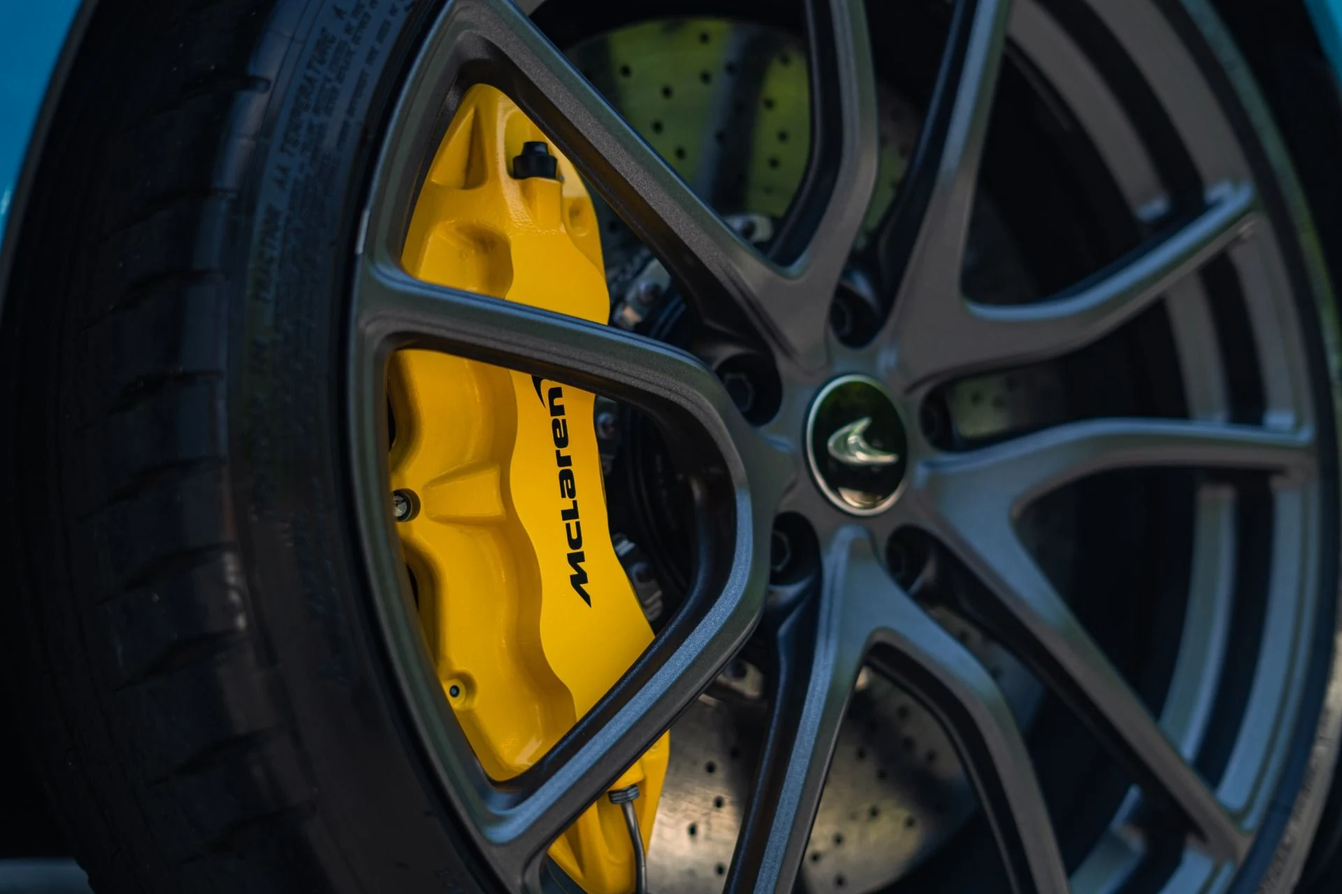 mph035_3667890261_Used_2019_Mc_Laren_570_S_Spider_1781728505_739f9adc80