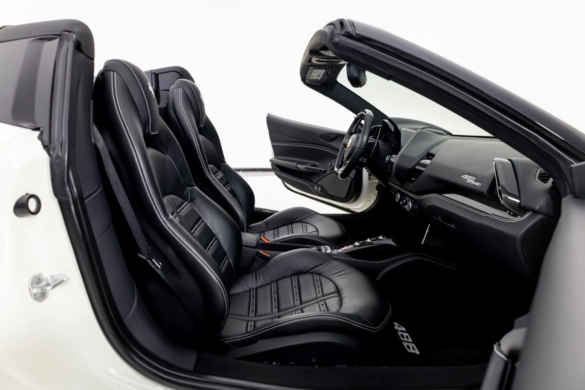 mph035_367284340_Used_2018_Ferrari_488_Spider_1768934440_2ccbdffd77