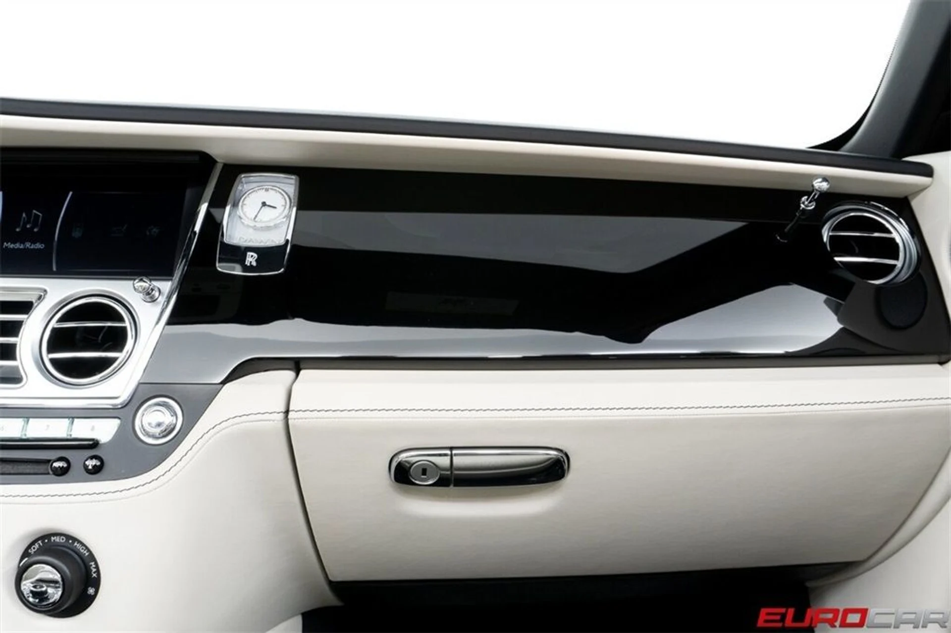 mph035_3676118930_image_36_553681e4f8