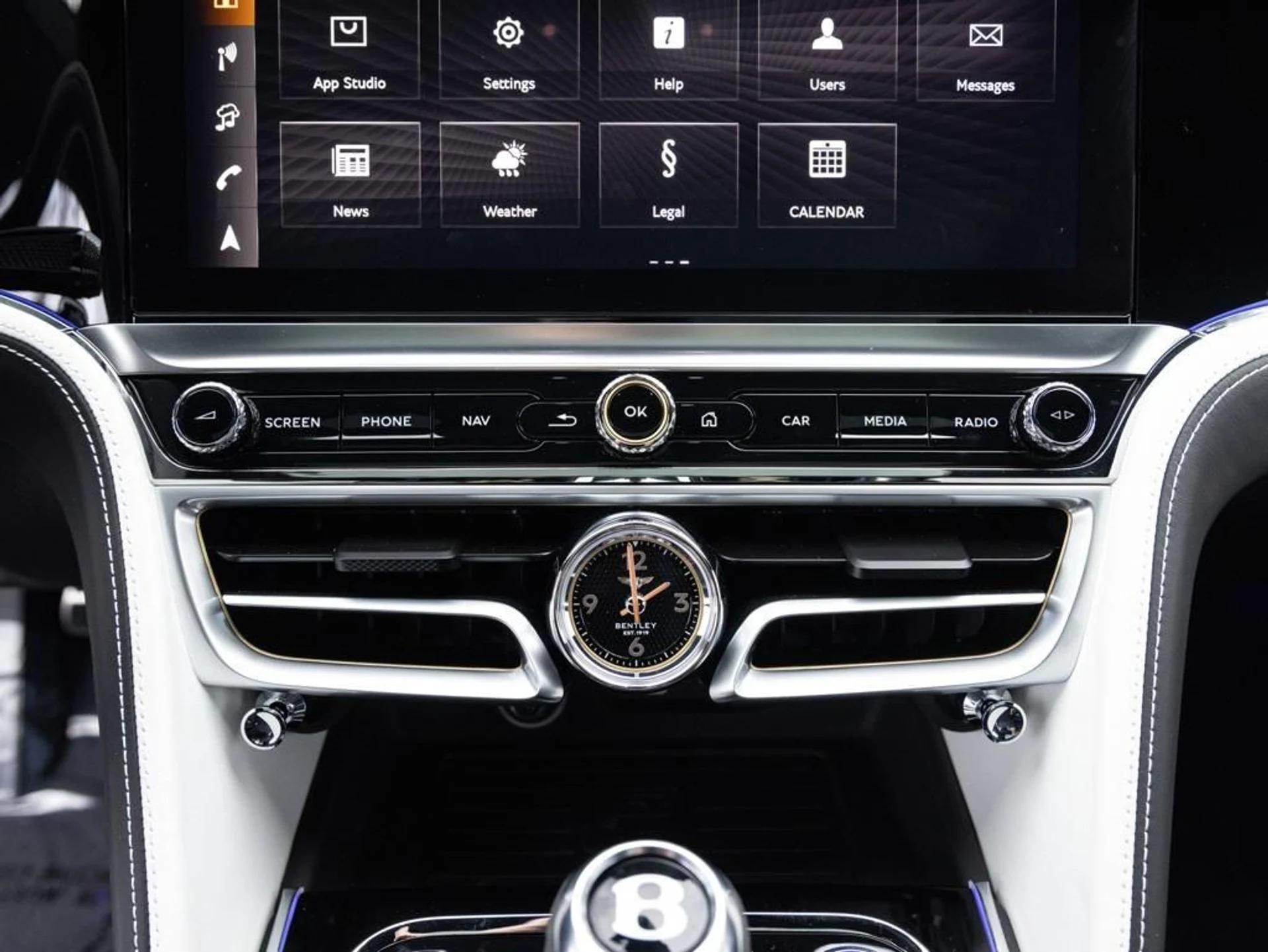 mph035_3691722906_403809833_67c2342b6b5617b02de637b9_f4b808fe5a