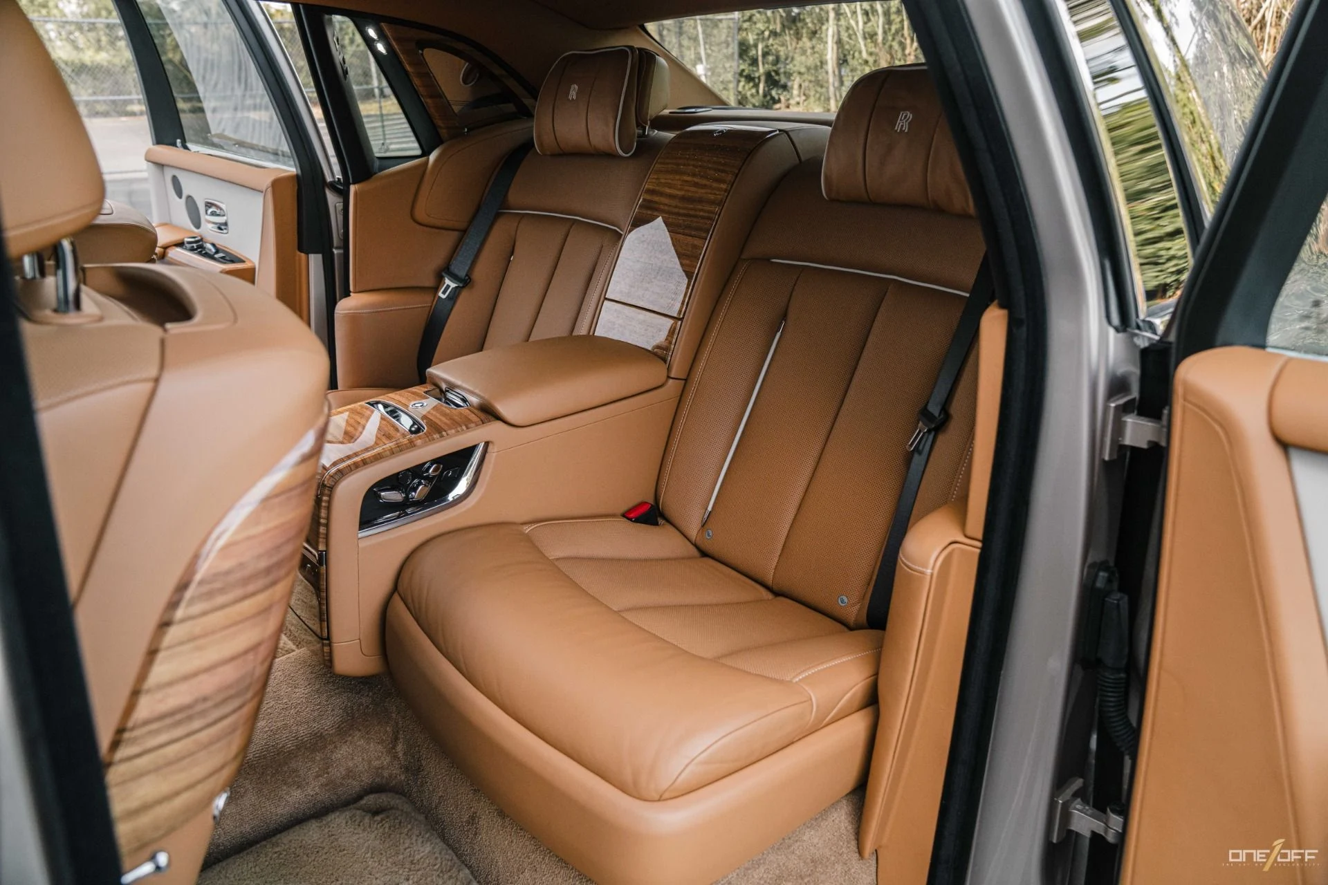 mph035_3698753538_Used_2019_Rolls_Royce_Phantom_FULL_MANSORY_BUILD_525600_MSRP_White_Sands_Paint_w_Starlight_Warranty_1753731338_96cededd2e