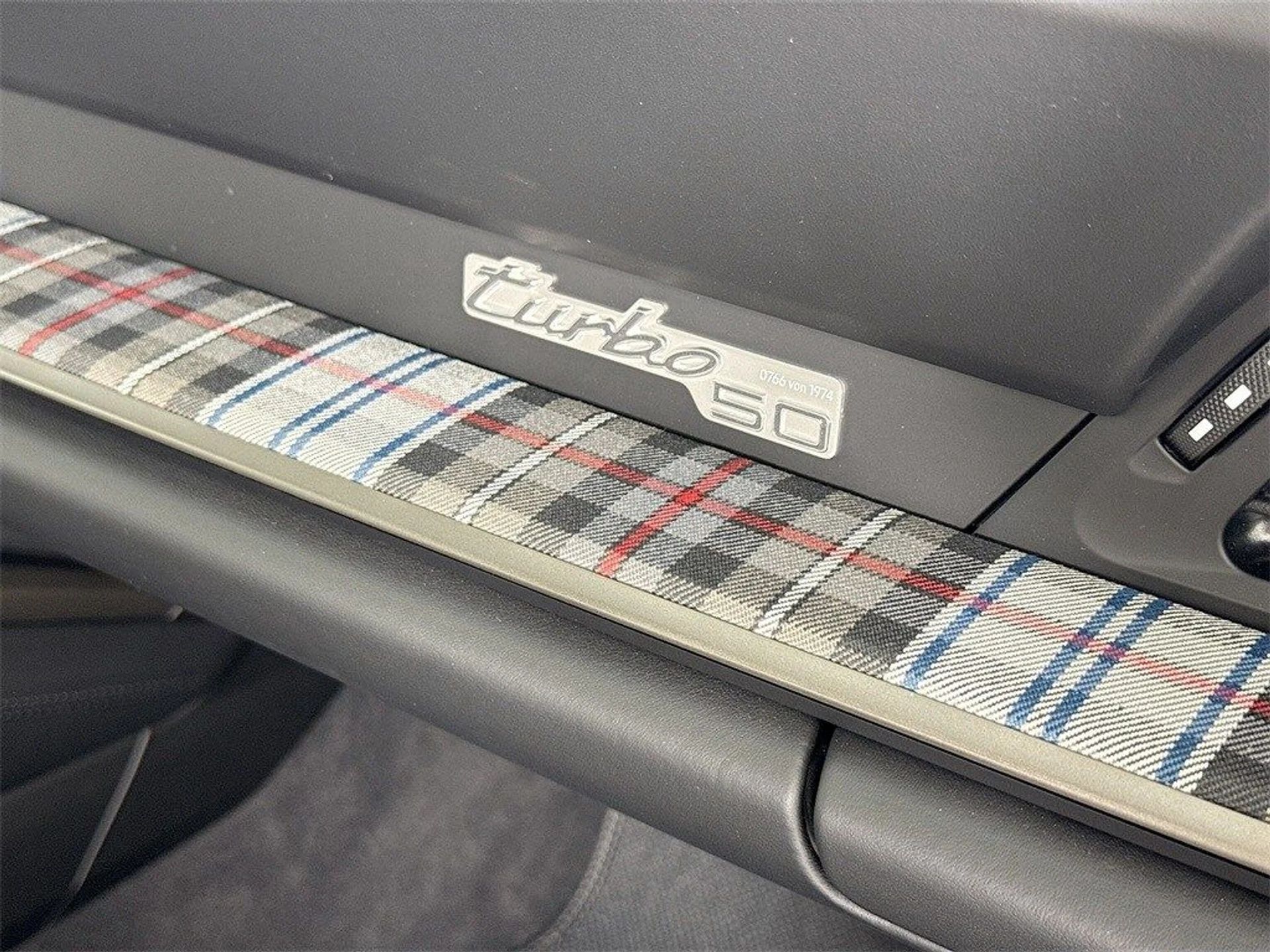 mph035_3702538331_b7c6a9b4a76daac312bd8dfb9e3a9878x_6113b4be73