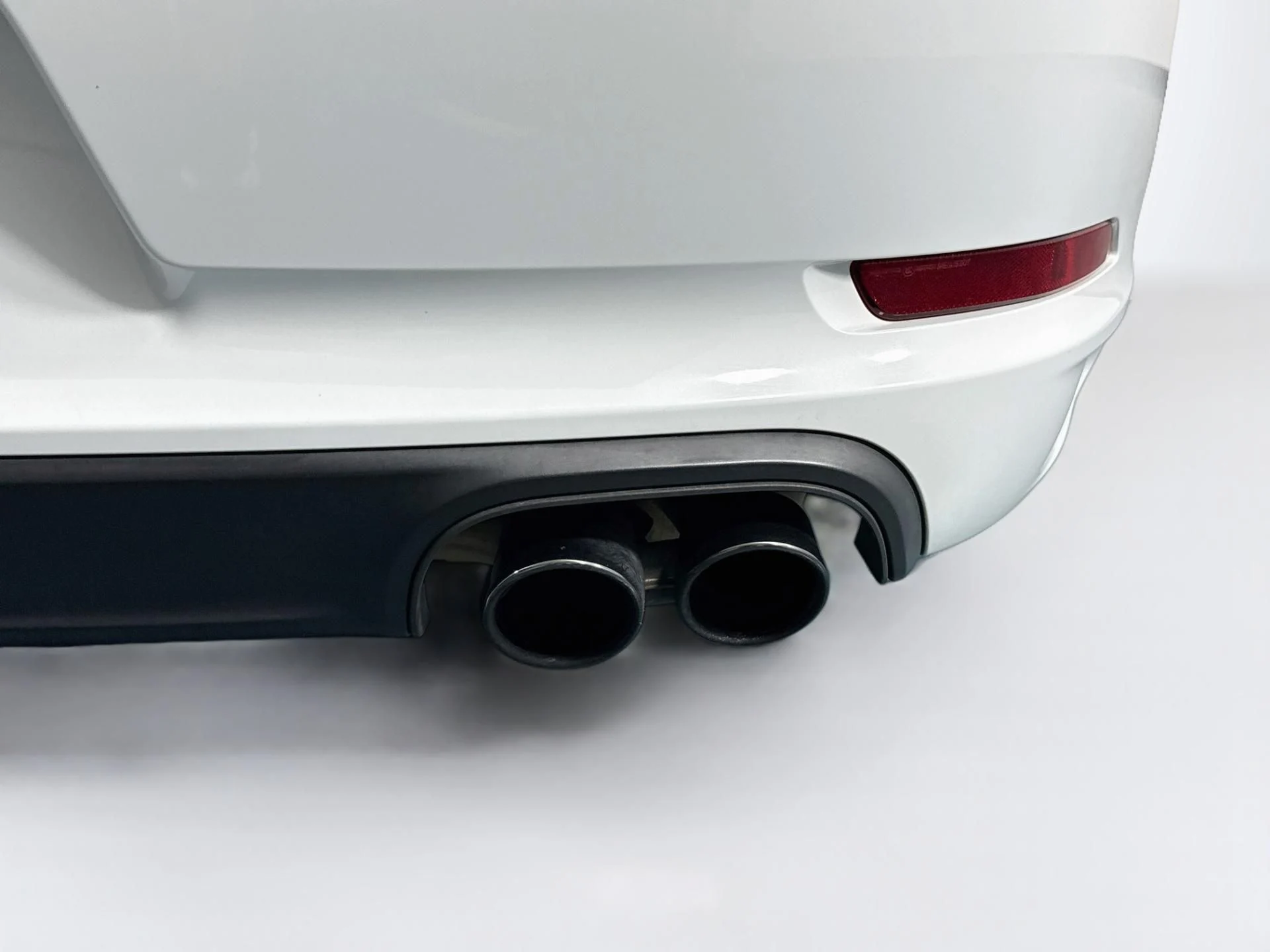 mph035_3706583085_Used_2018_Porsche_911_Carrera_S_1791577853_df6133923f