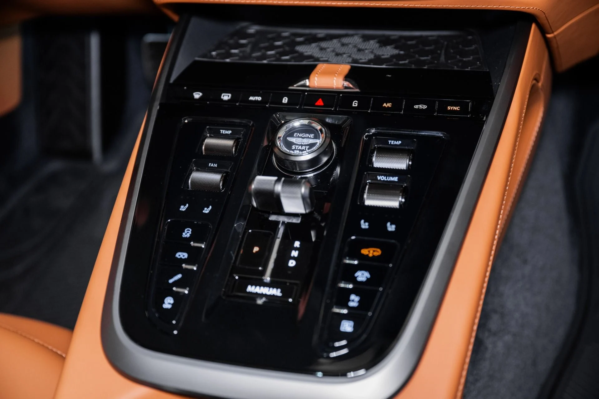 mph035_3709054008_New_2026_ASTON_MARTIN_DBX_707_1759283914_3b8c7de3b2