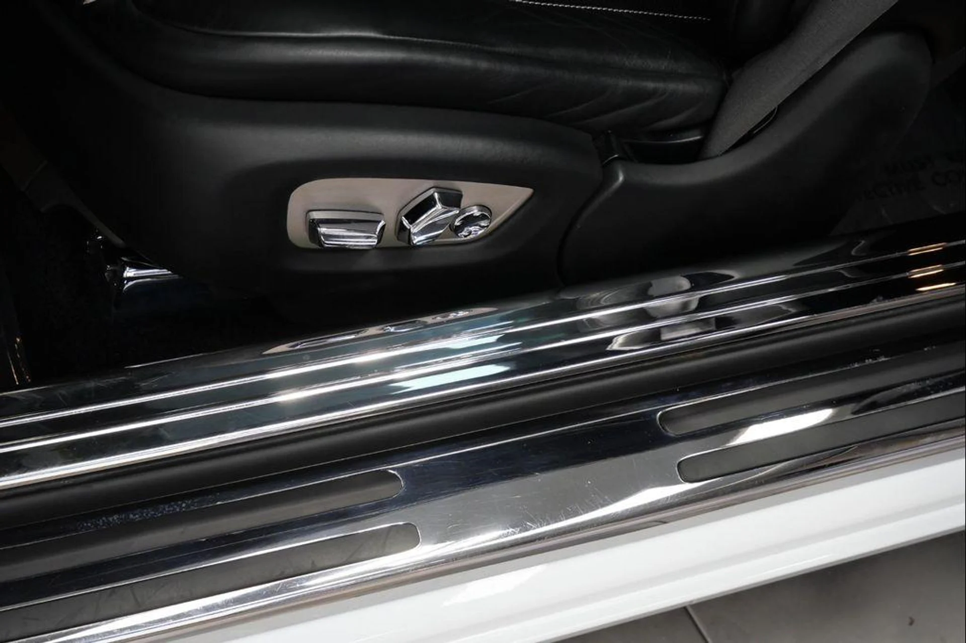 mph035_3715072421_5_CE_7_Y_Wmj_FZ_3vcjb0g_W0r_T2_ES_Qk_Y_d5ed1c86c1