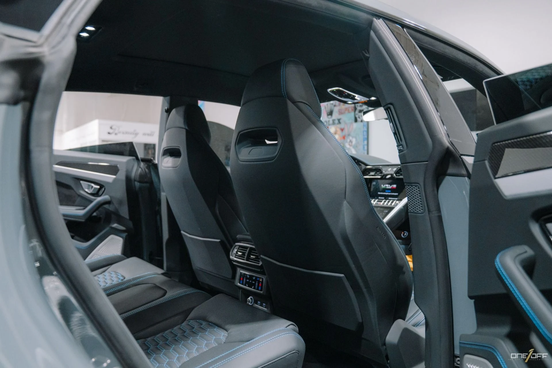 mph035_3724256306_Used_2022_Lamborghini_Urus_306_K_MSRP_ALL_Carbon_Grigio_Telesto_Paint_1752782699_15a08bb27f