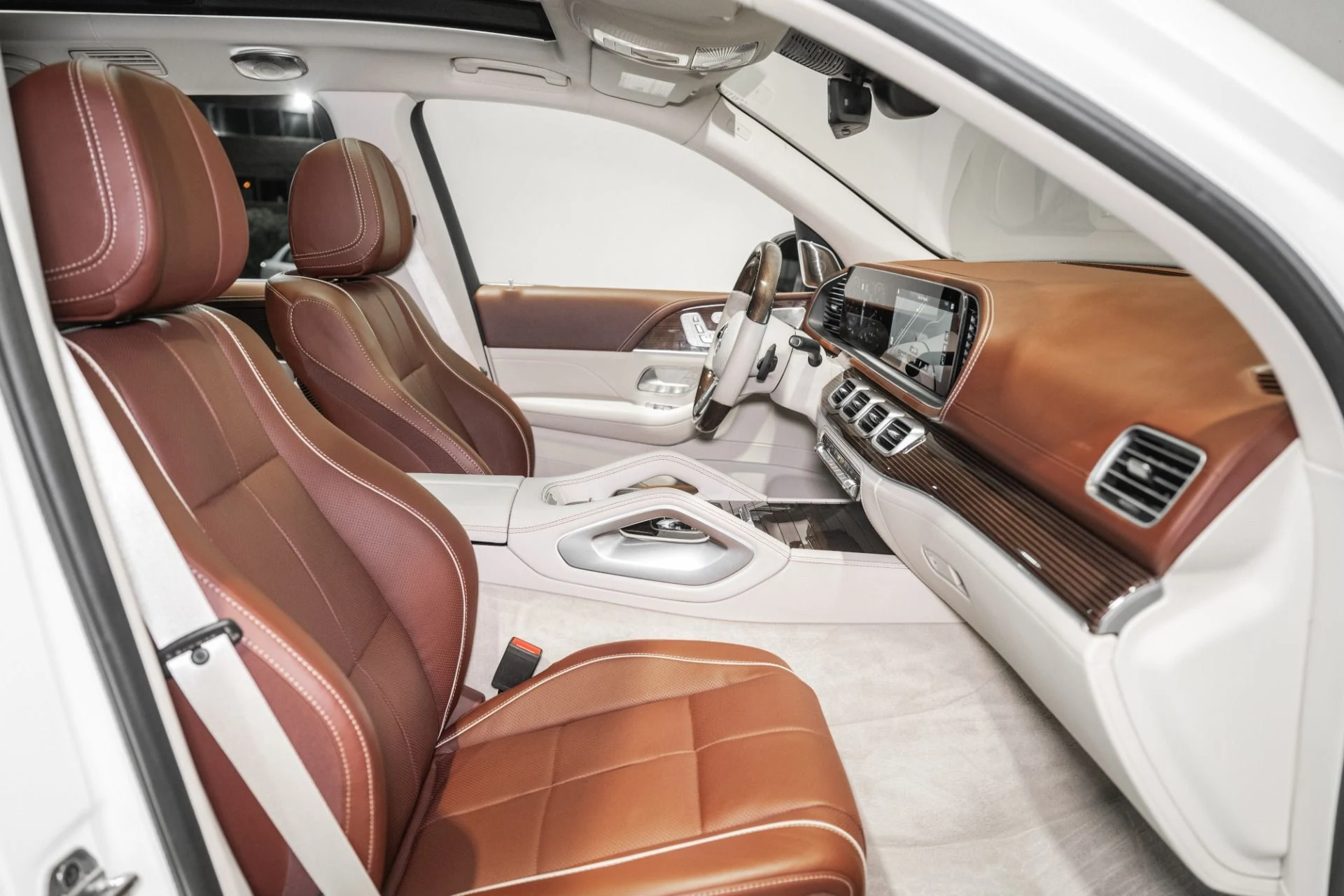 mph035_373855097_Used_2022_Mercedes_Benz_GLS_Maybach_GLS_600_1761673303_54c0259a5e