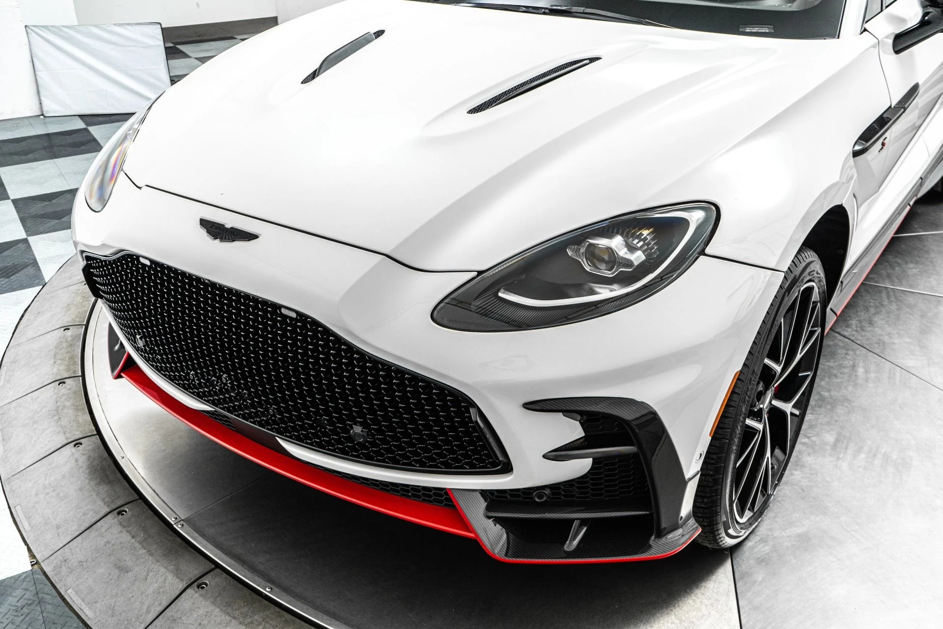 mph035_3741729490_Used_2026_Aston_Martin_DBX_S_1792083378_c48af2220f