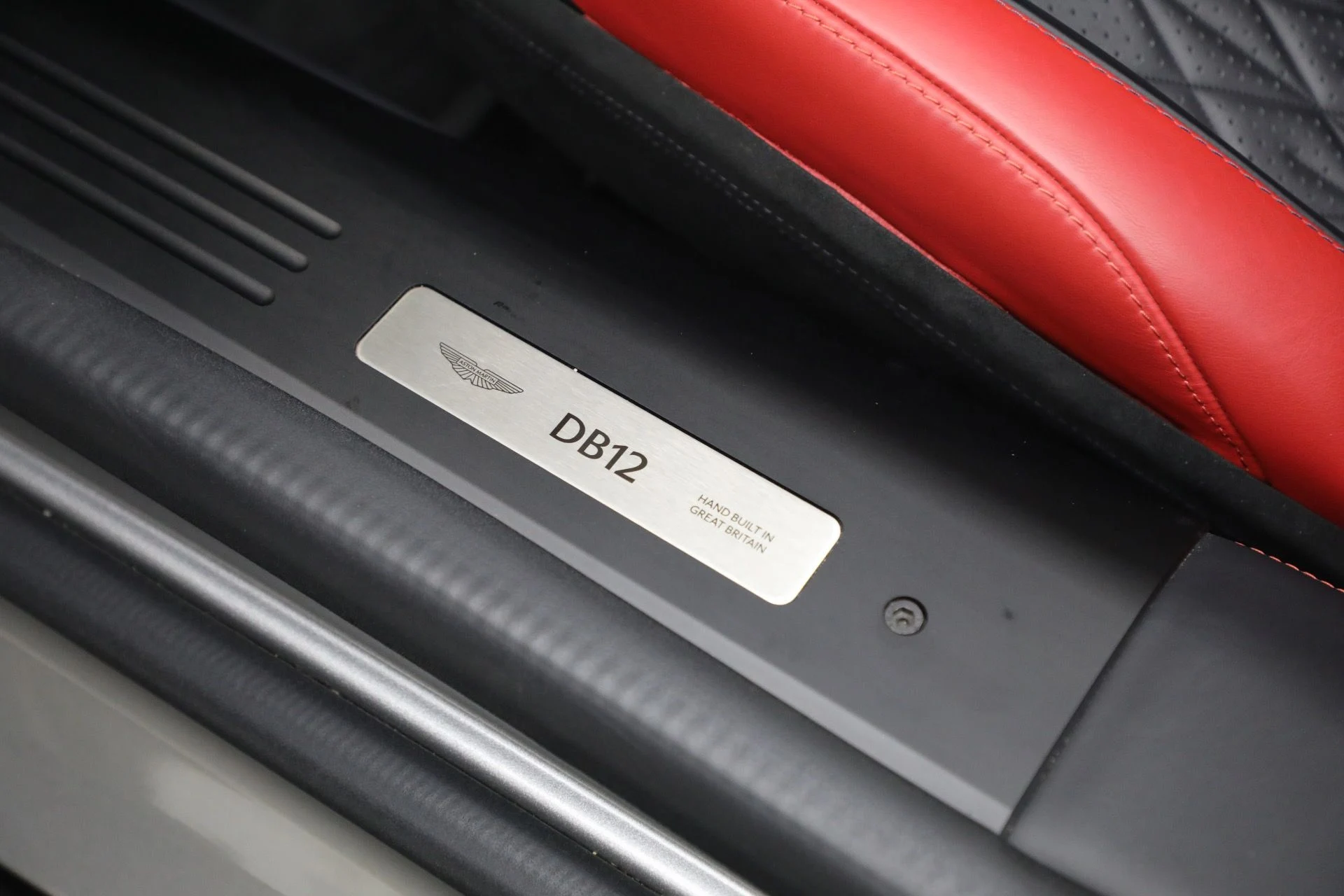 mph035_3747158354_Used_2024_Aston_Martin_DB_12_Volante_1789831142_c0038b27ca