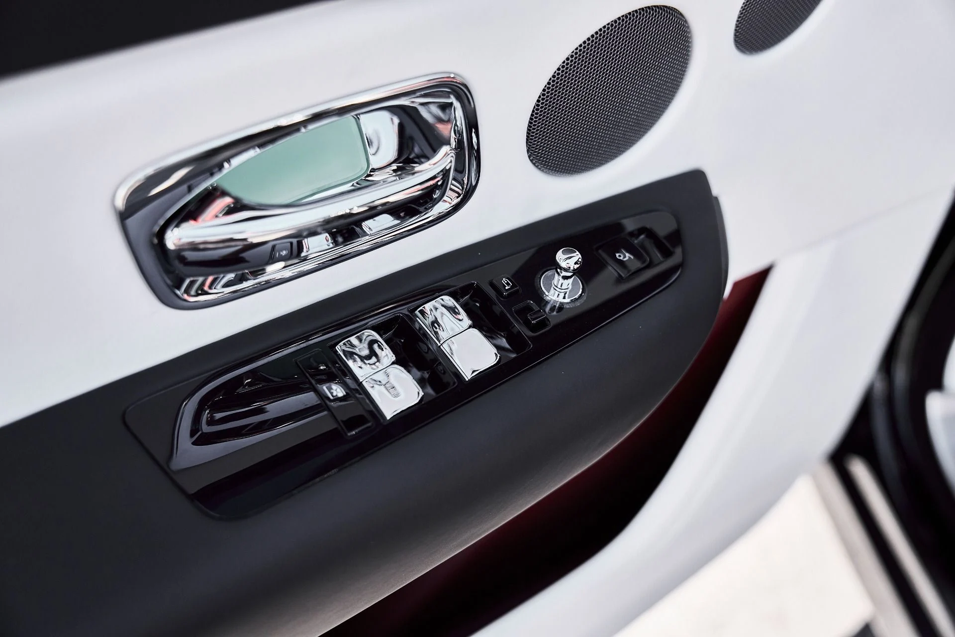 mph035_3753247312_Used_2026_Rolls_Royce_Cullinan_1774544506_de59979643