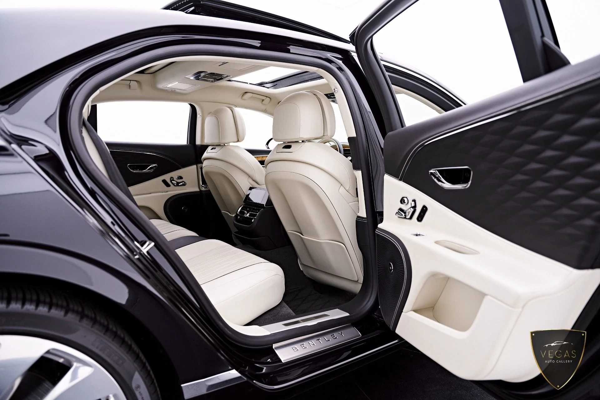 mph035_3755651142_Used_2022_Bentley_Flying_Spur_V8_1782495073_ef42331c59
