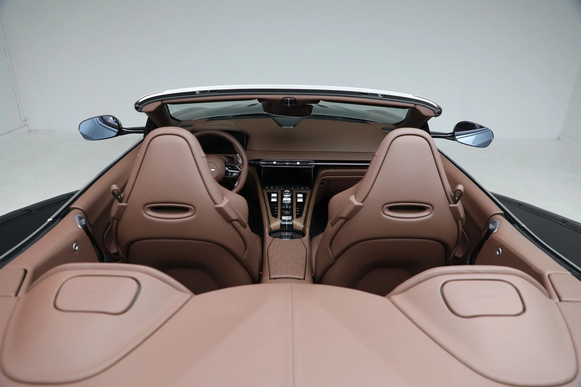 mph035_376033083_New_2026_Aston_Martin_DB_12_Volante_1763416788_ada3f79533