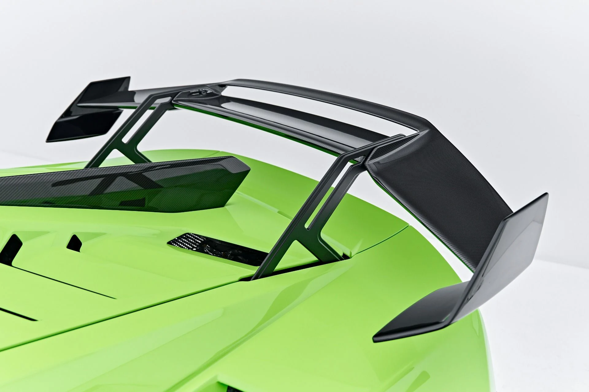 mph035_3760365766_Used_2024_Lamborghini_Huracan_STO_Base_1791998234_3d1ecac627