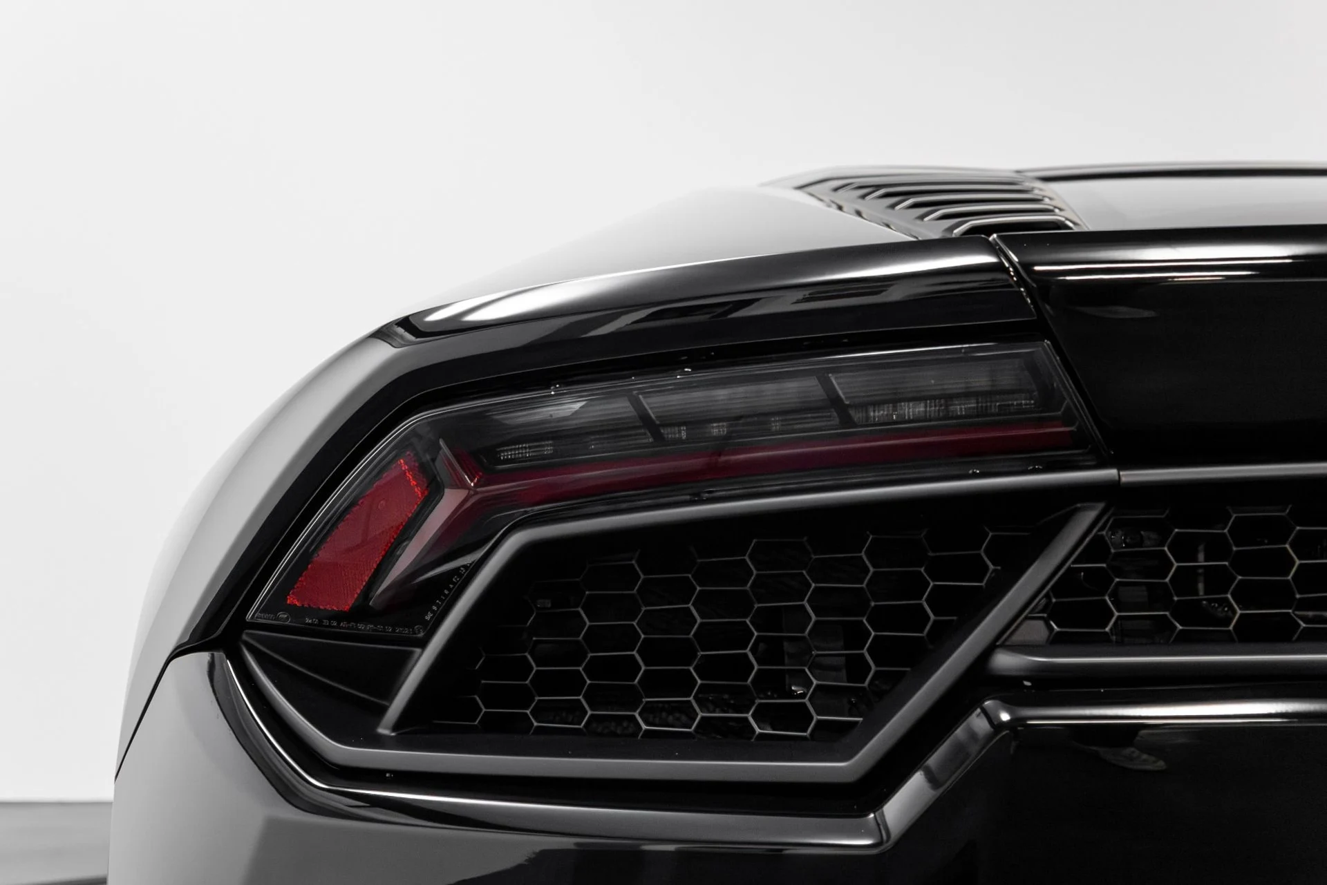 mph035_3767595296_Used_2017_Lamborghini_Huracan_LP_580_2_1771545979_271ec5c628