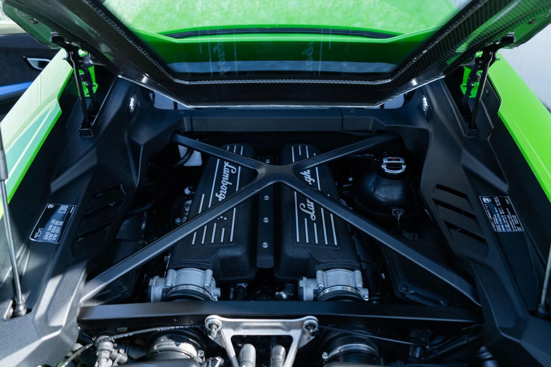 mph035_3774406489_Used_2024_Lamborghini_Huracan_Tecnica_1764704273_4a414993e7