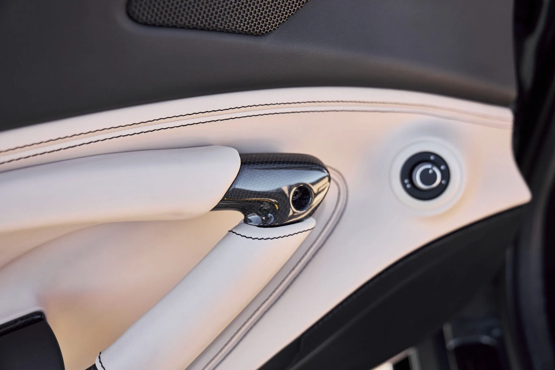 mph035_3774787183_Used_2022_Ferrari_F8_Spider_Base_1768868423_13fc6afcd2