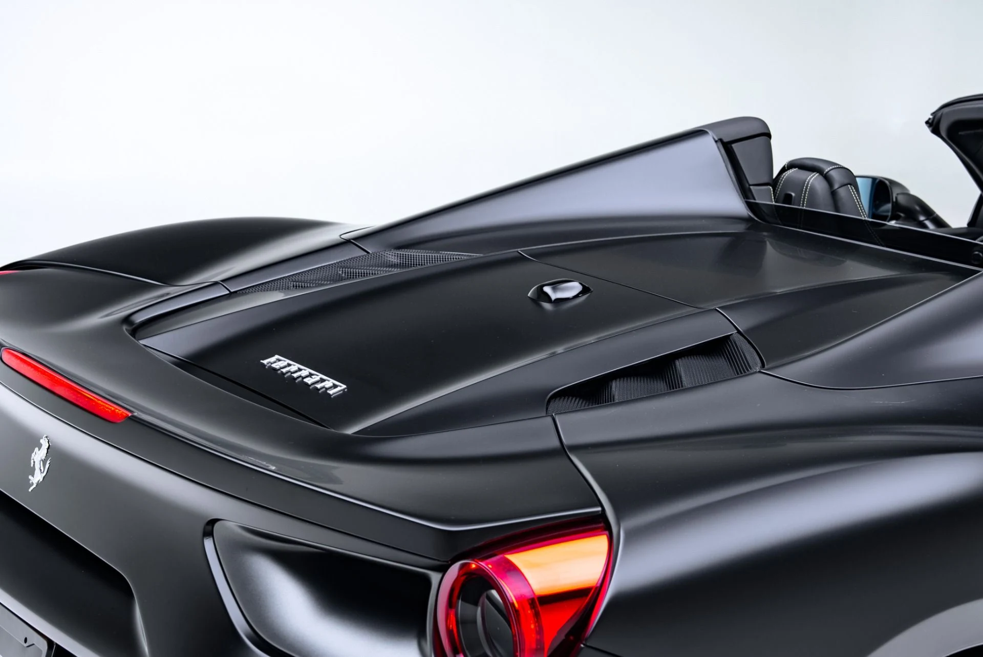 mph035_3782135329_Used_2018_Ferrari_488_Spider_1771880321_426be28bdd