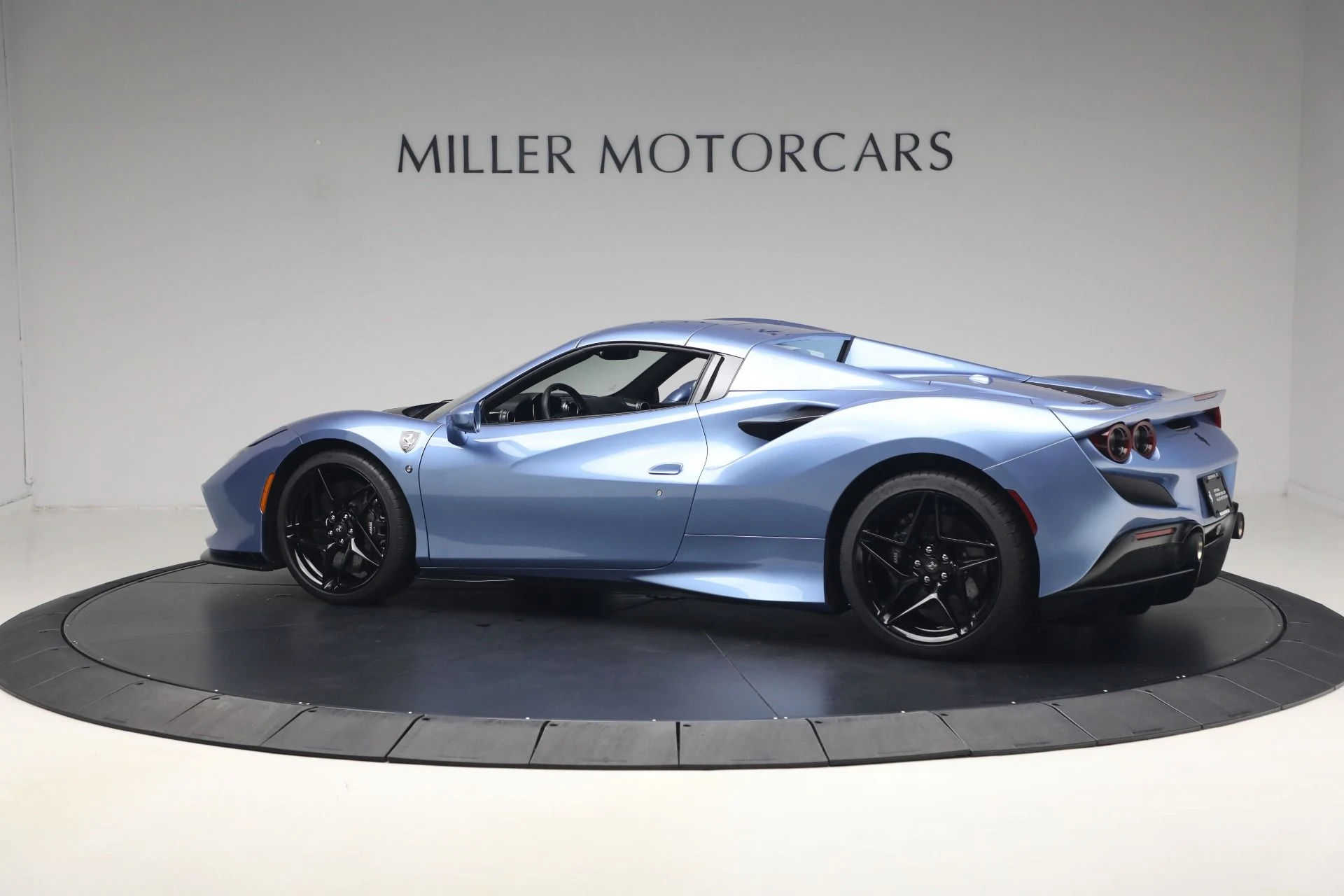 mph035_3782547969_Used_2021_Ferrari_F8_Spider_1782576050_932a300fd7