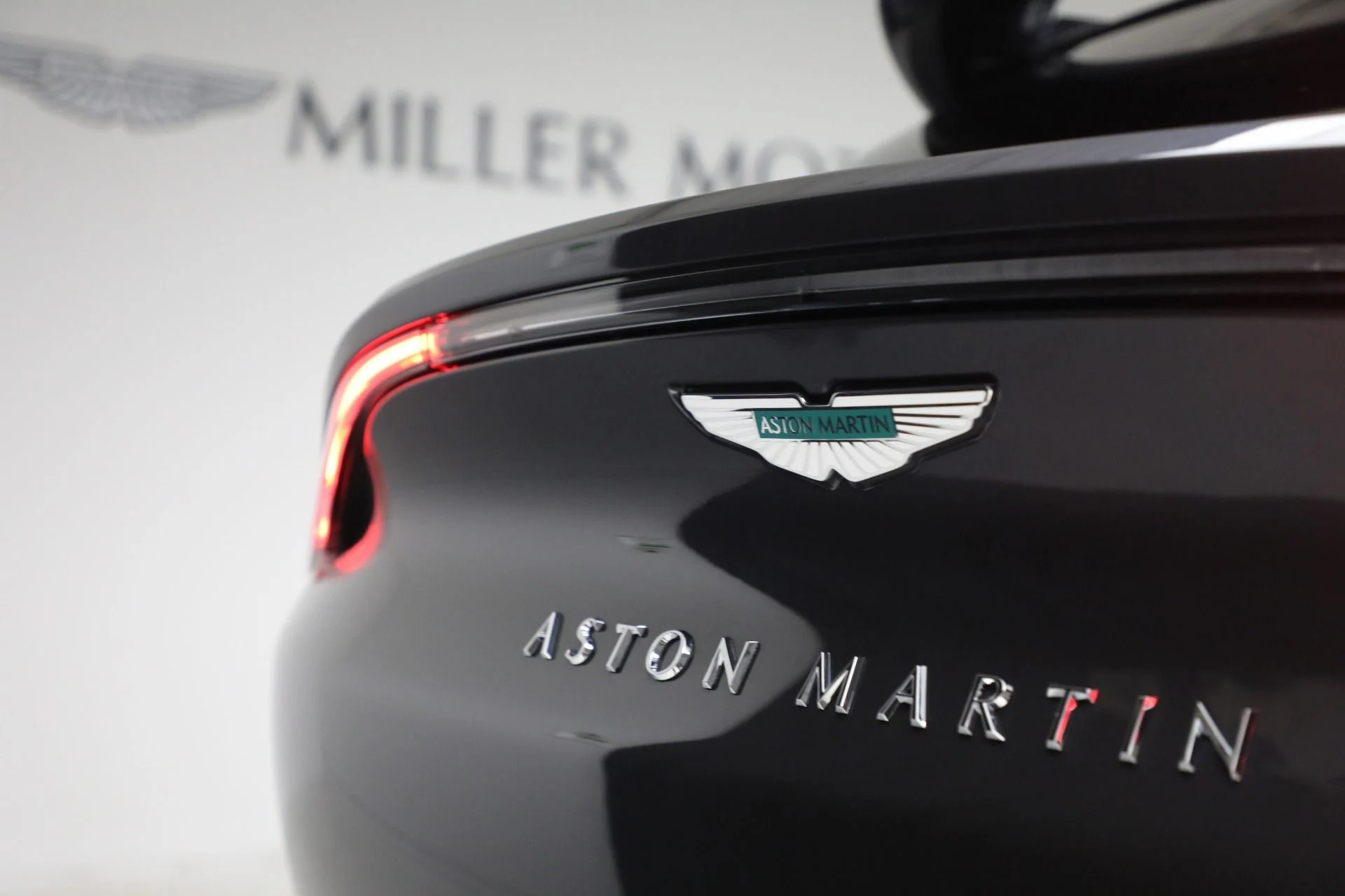 mph035_3791401212_New_2025_Aston_Martin_DBX_707_66ae3e8de8