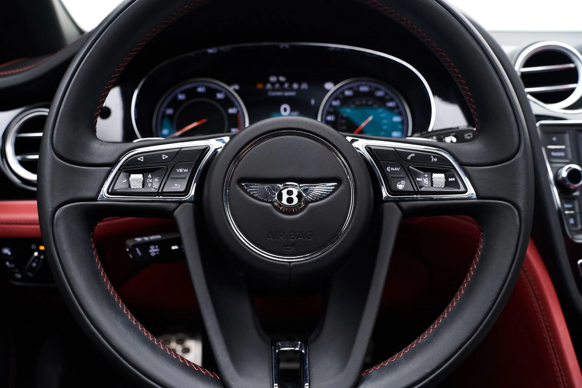 mph035_3801106497_Used_2017_Bentley_Bentayga_W12_1648839968_63cc06b030