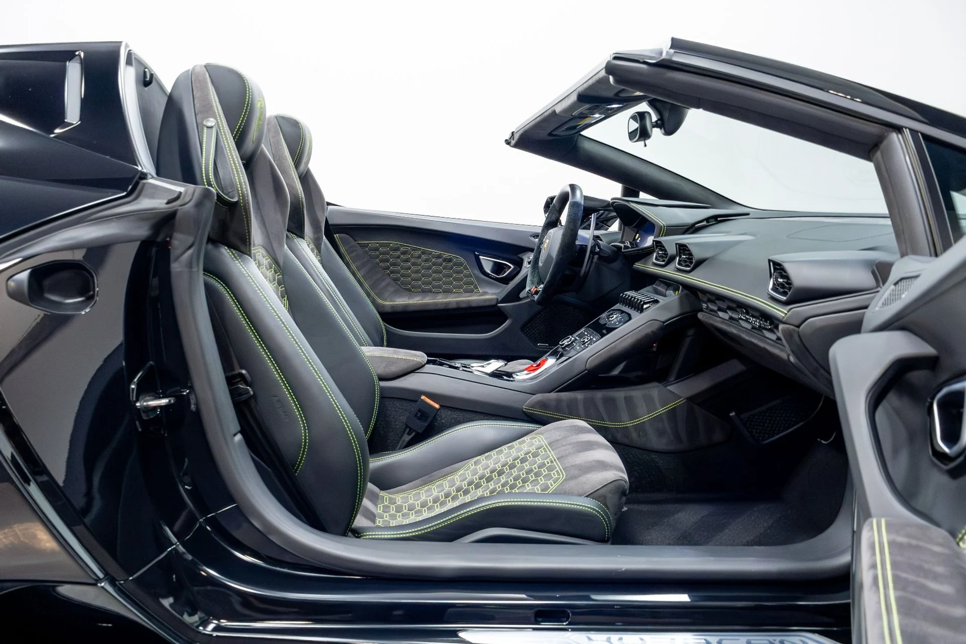 mph035_3804009374_Used_2017_Lamborghini_Huracan_1775865662_45c45c709f