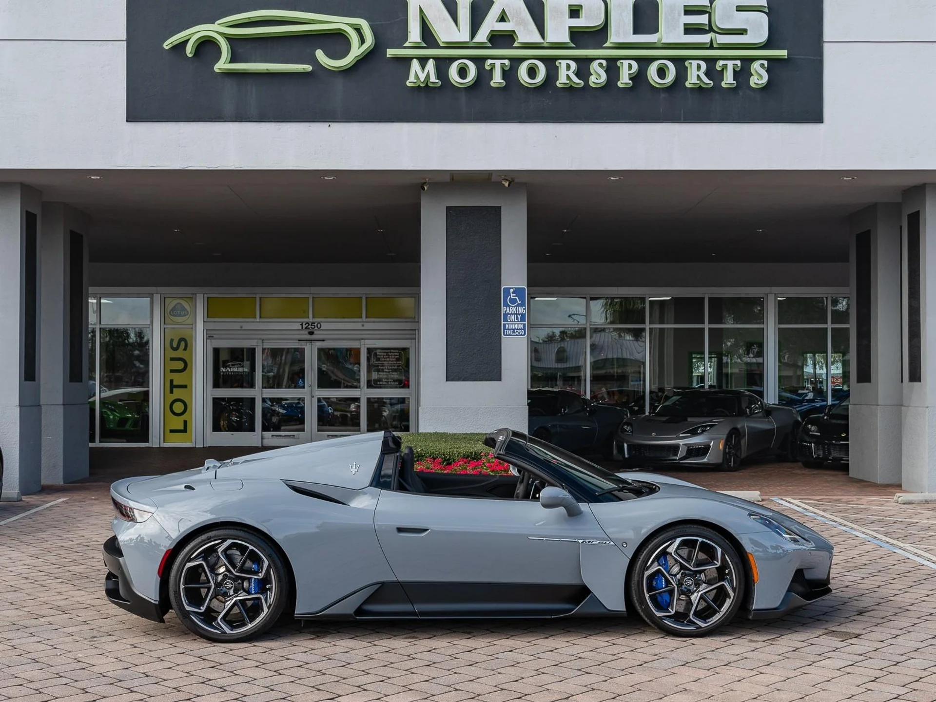 mph035_3820405838_Used_2023_Maserati_MC_20_Cielo_1753203992_48c50adda0