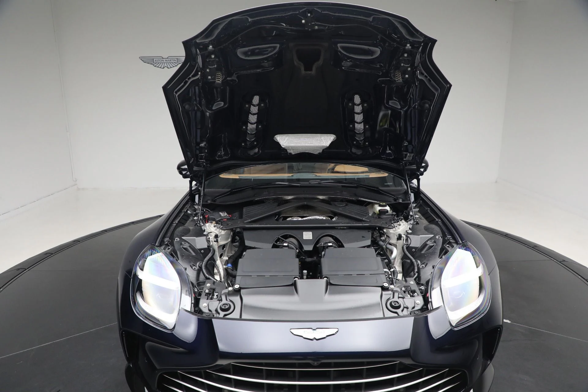 mph035_3824386187_New_2026_Aston_Martin_Vantage_5ac4271712