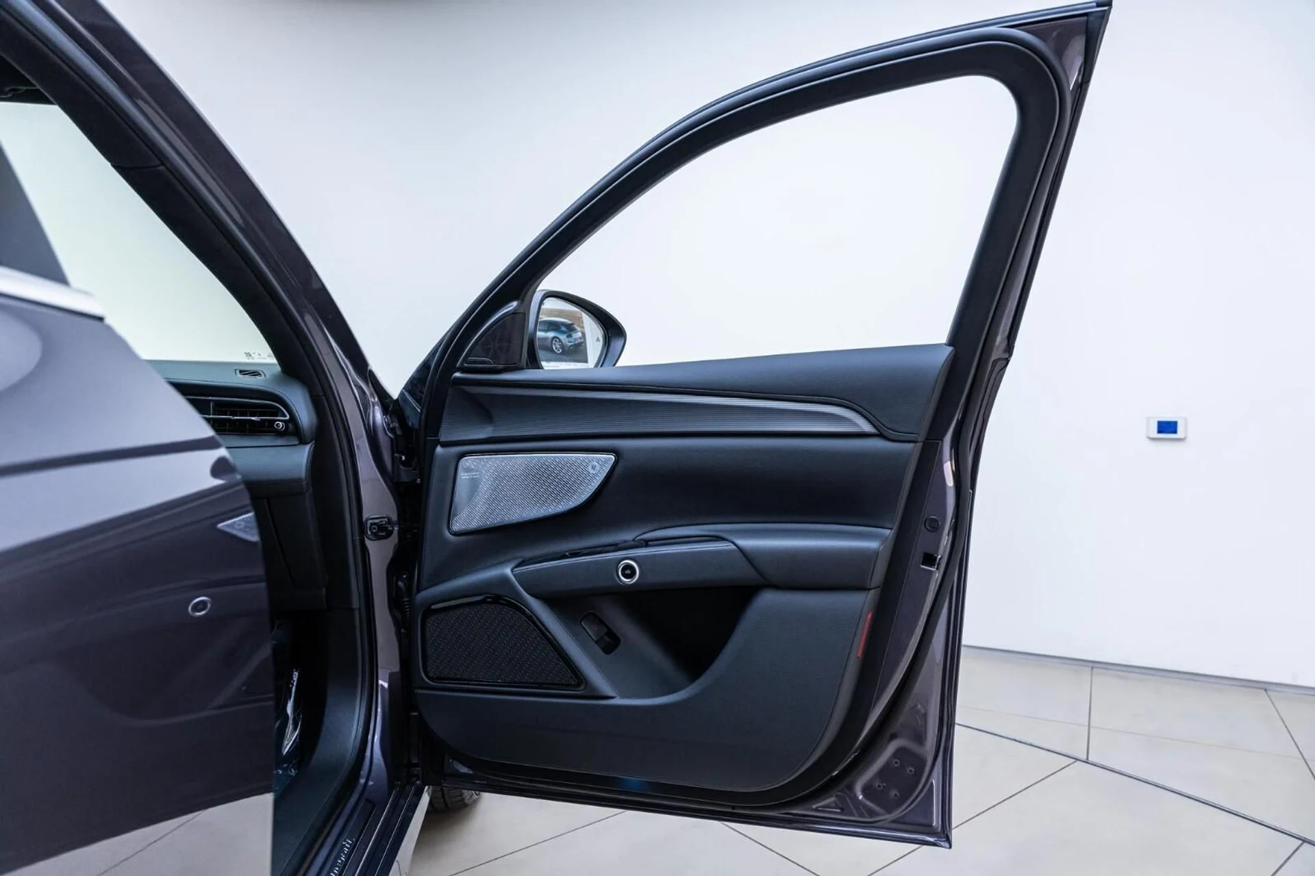 mph035_3834612237_Used_2024_Maserati_Grecale_GT_1761369434_aaec40eea7