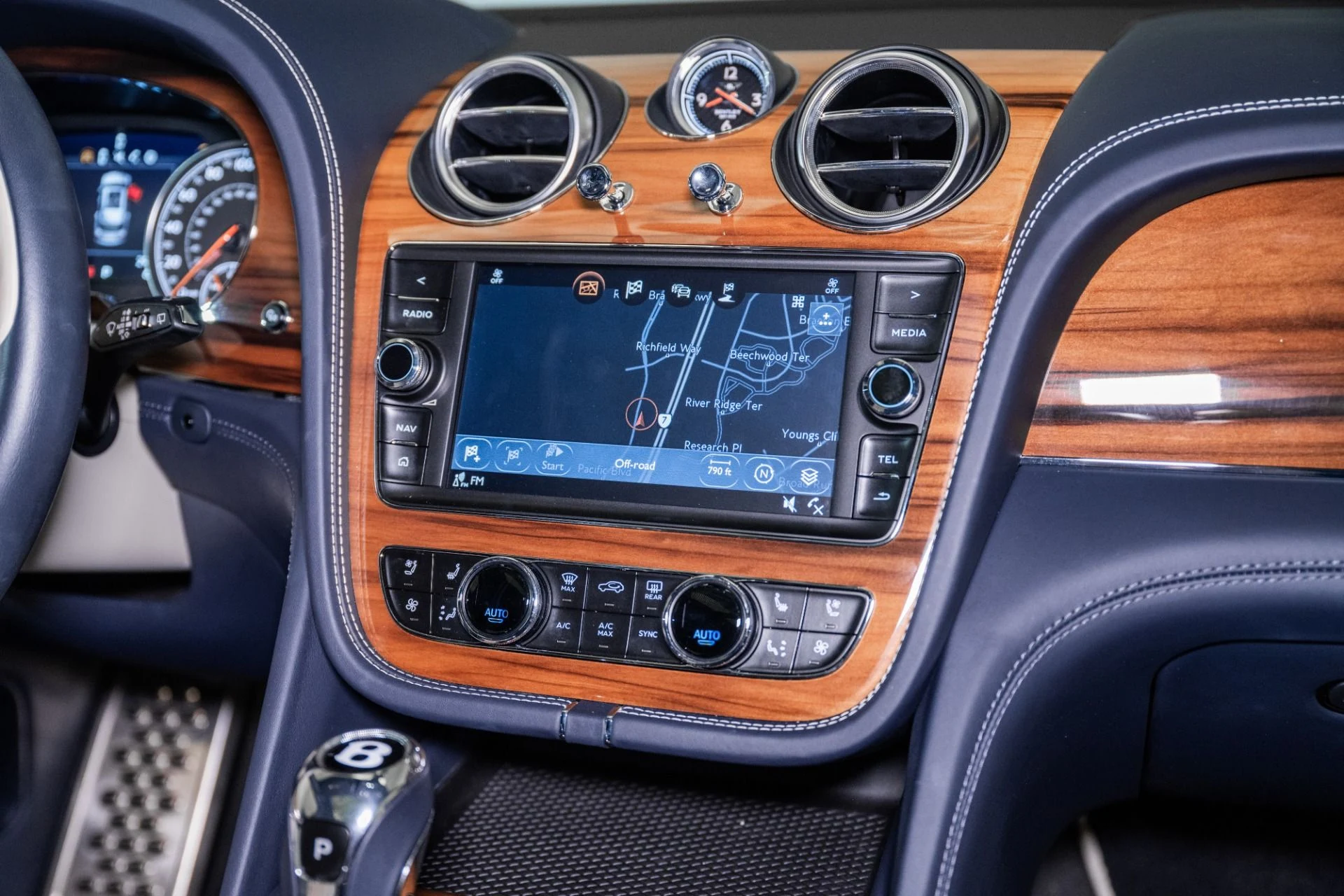 mph035_38414842_Used_2019_Bentley_Bentayga_V8_1759420865_71e682adf4