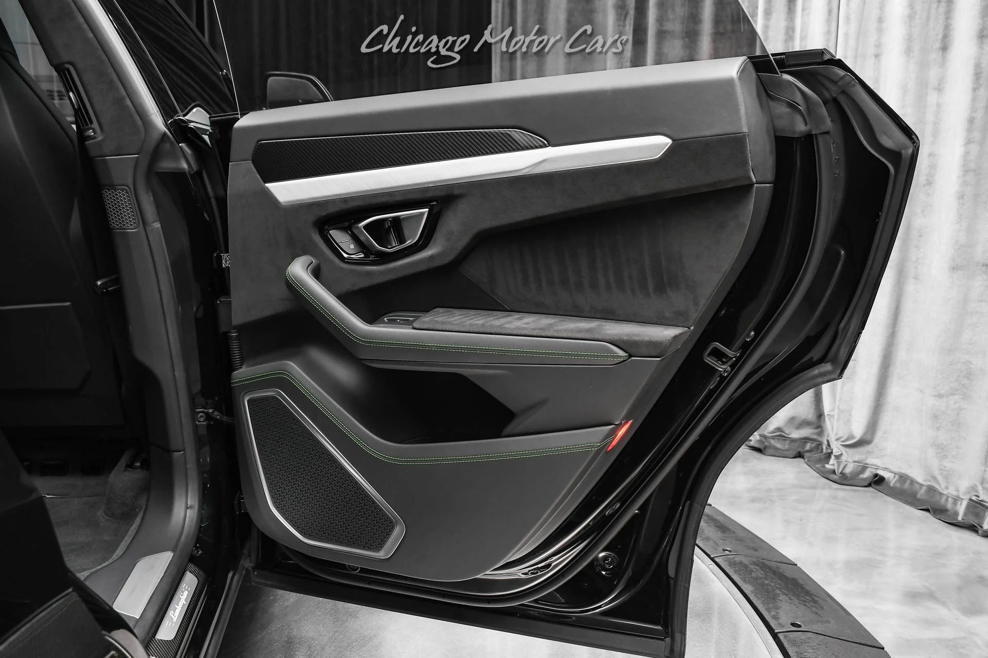 mph035_3843563382_12489_p36_l_fe8e654a14