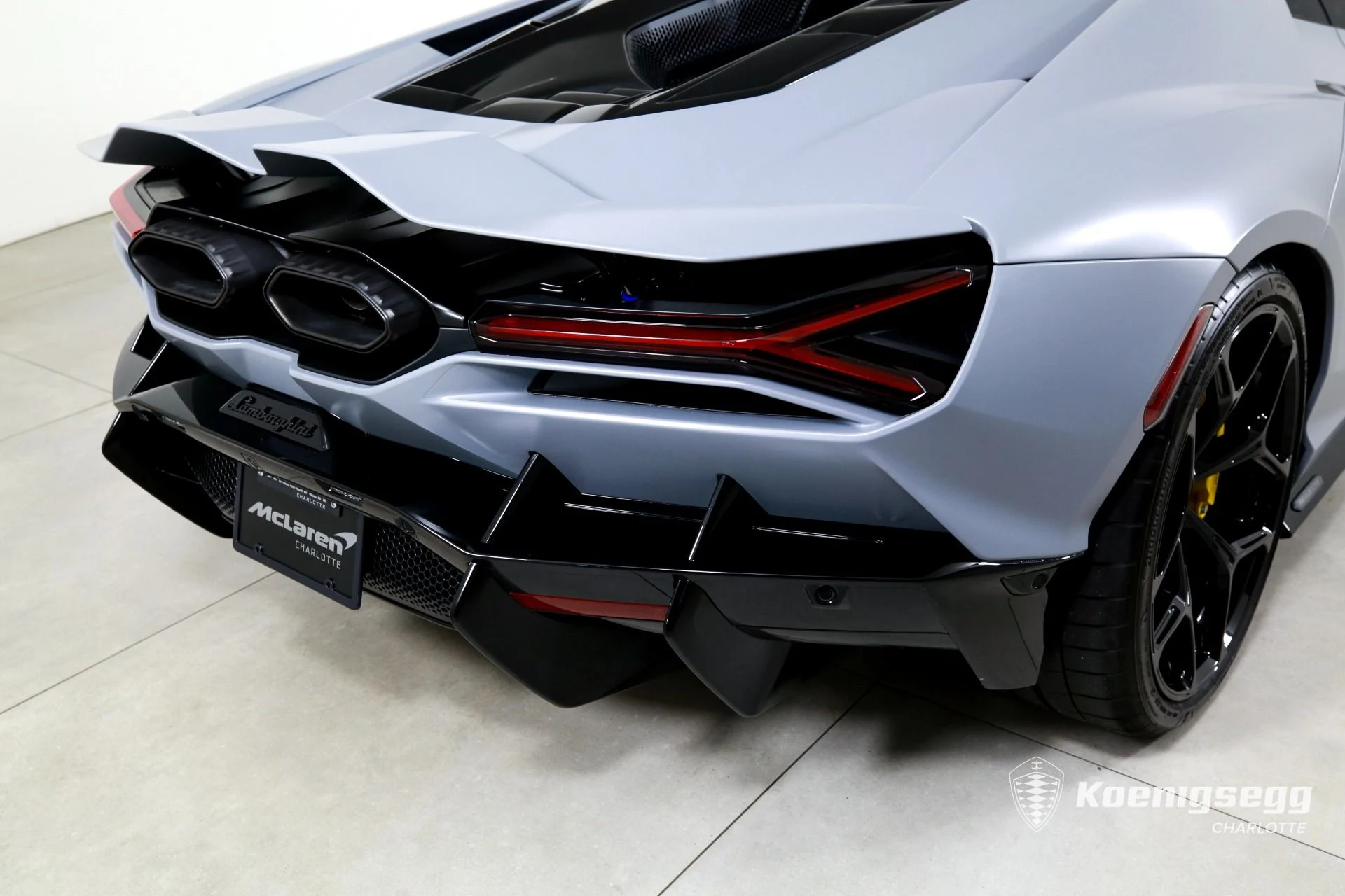 mph035_3844141667_Used_2024_Lamborghini_Revuelto_1756310195_1ba7045674