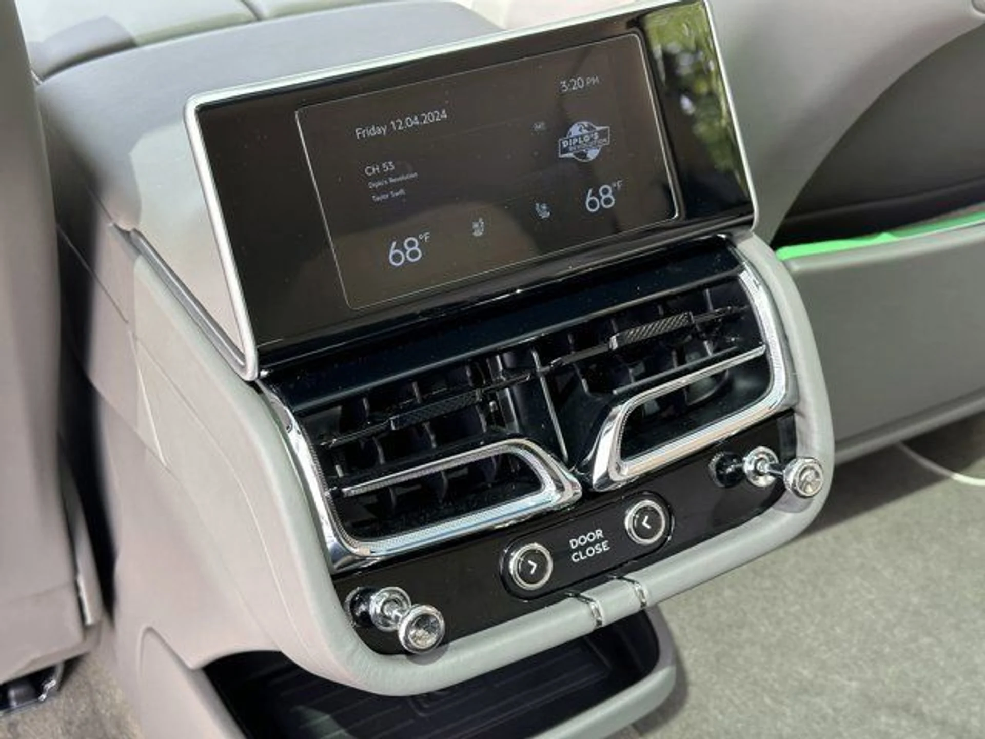 mph035_3854441796_52fa6b0ff98c46dc930ee4567271a60e_52f3758199