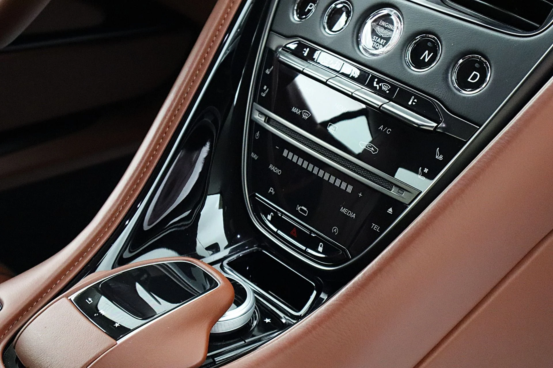 mph035_38772729_Used_2020_Aston_Martin_DB_11_AMR_bb244bf1da