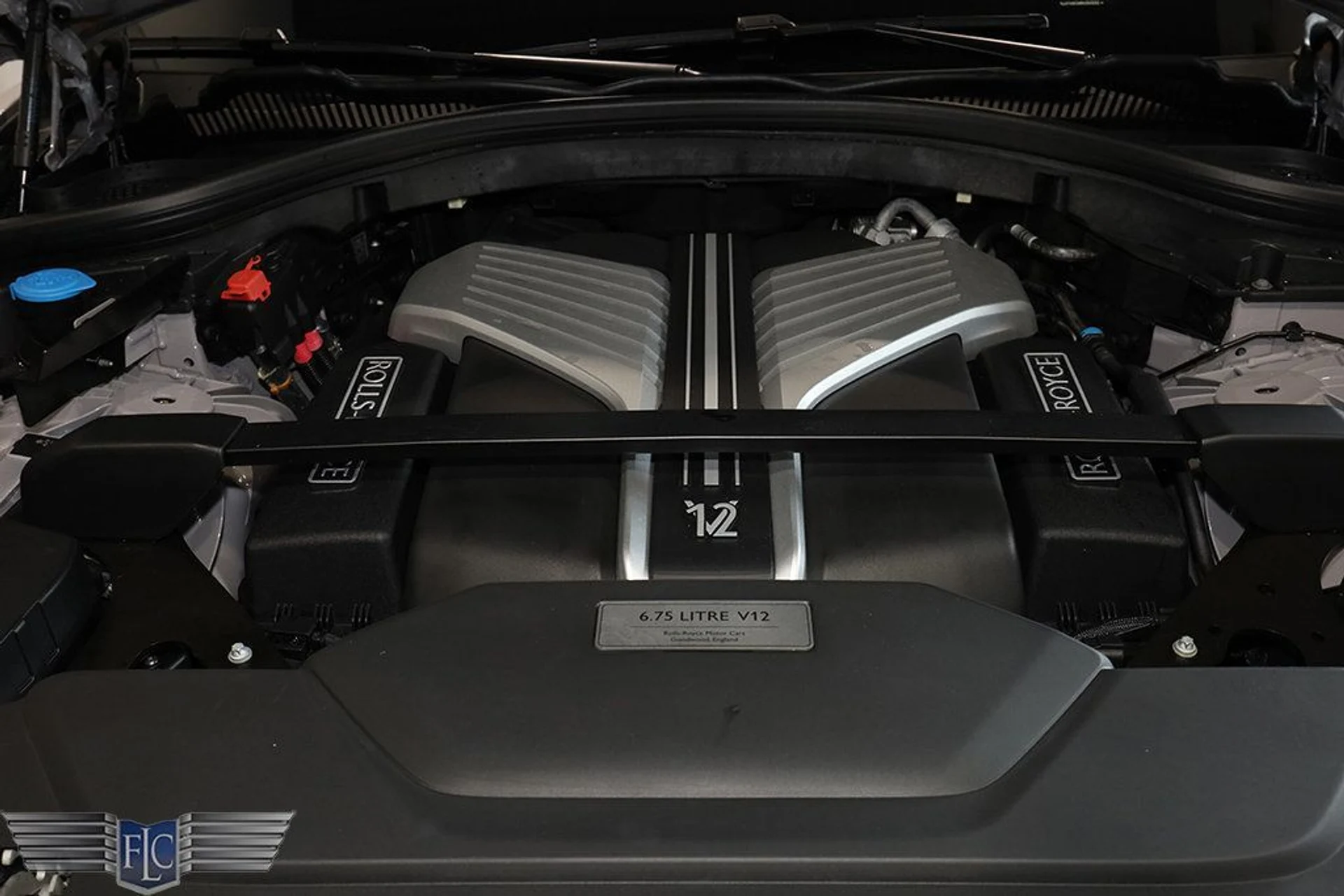 mph035_3880949136_used_2024_rolls_royce_cullinan_blackbadgesportutility_9689_22957854_36_1024_d81e1fefa7