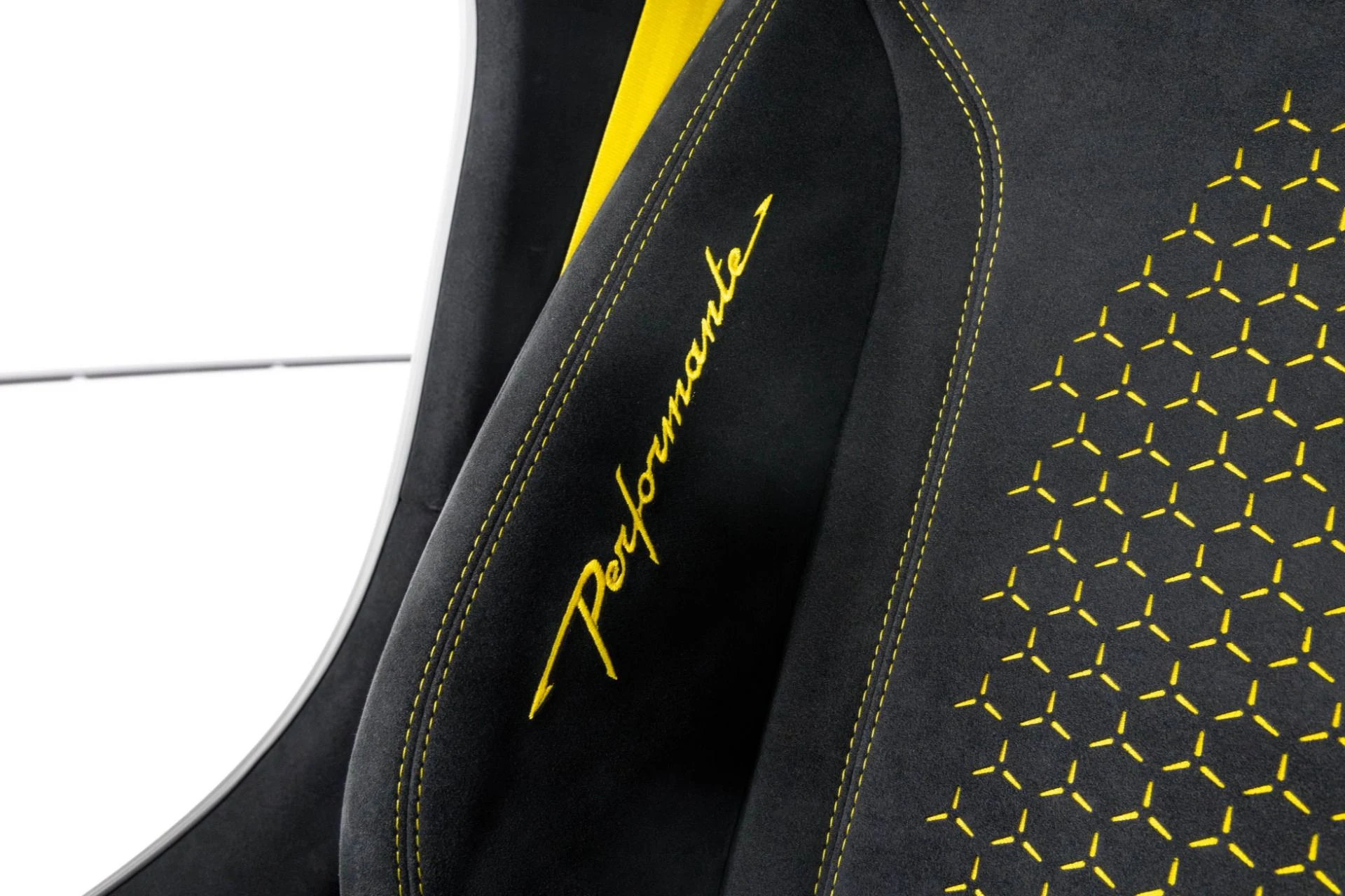 mph035_3894435552_Used_2018_Lamborghini_Huracan_Performante_1762565914_2ef9e04e8e