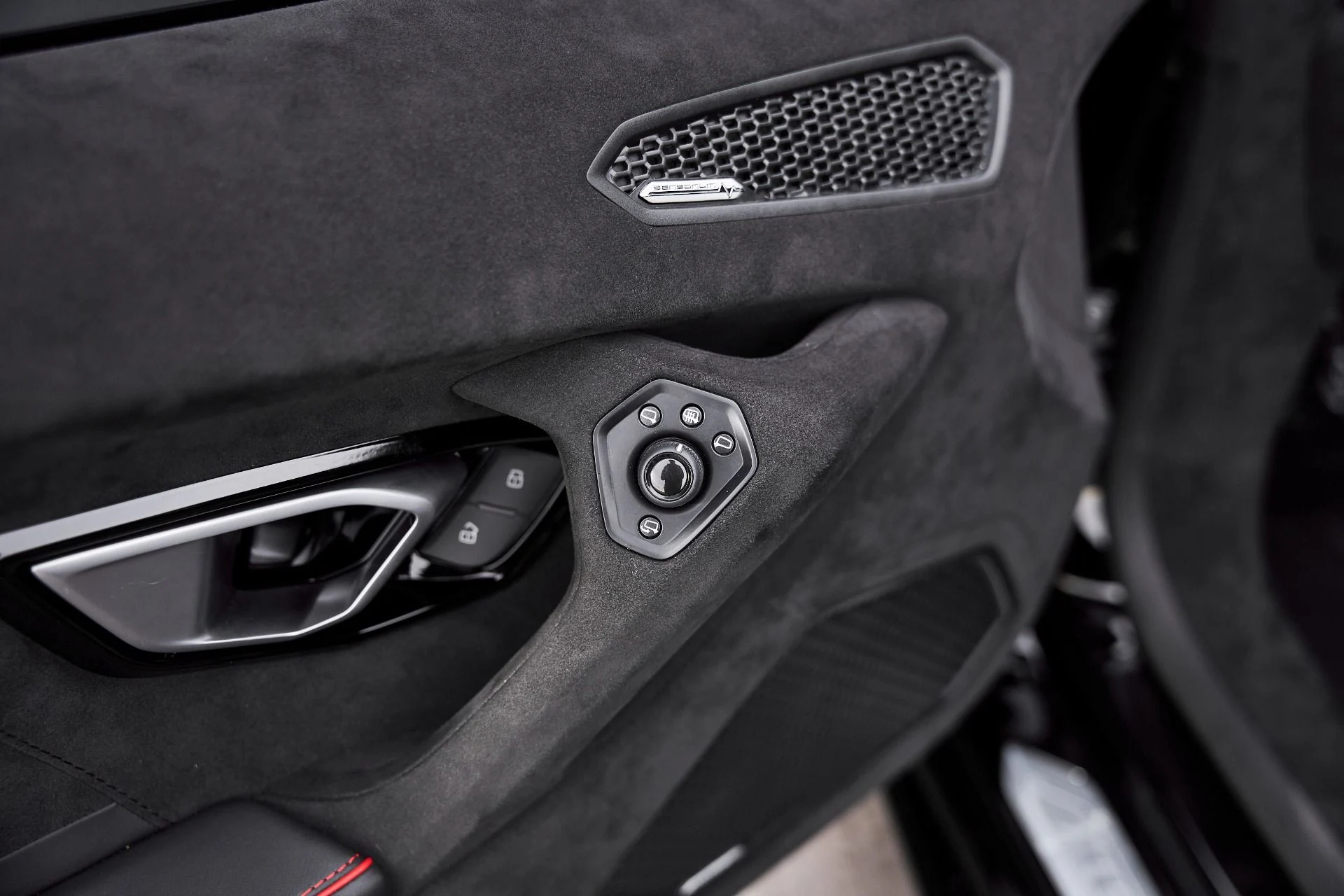 mph035_3895598826_Used_2023_Lamborghini_Huracan_Tecnica_Base_1766269047_f26890faac