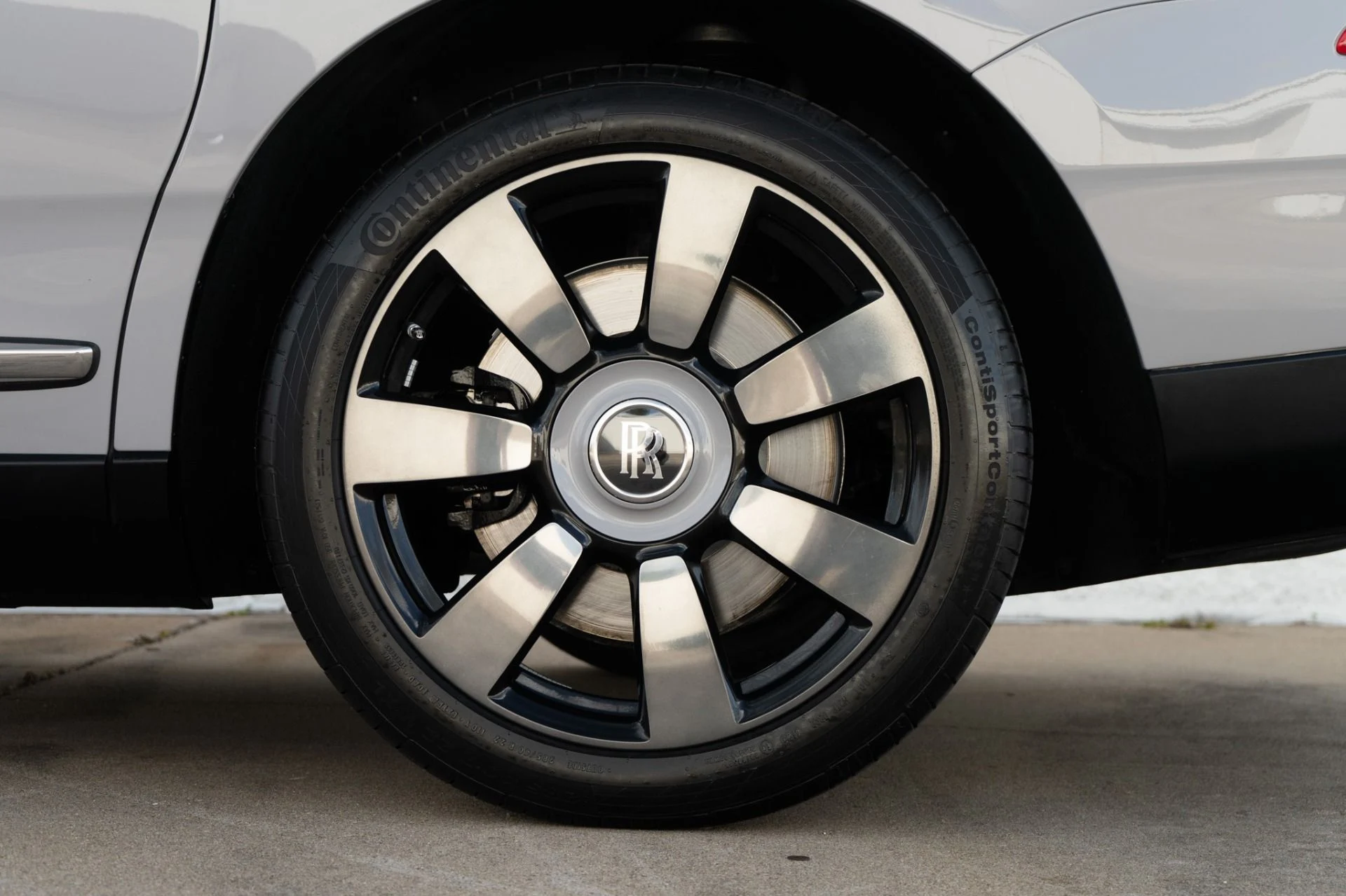 mph035_3898400242_Used_2024_Rolls_Royce_Cullinan_1772750182_5b895fdbbe