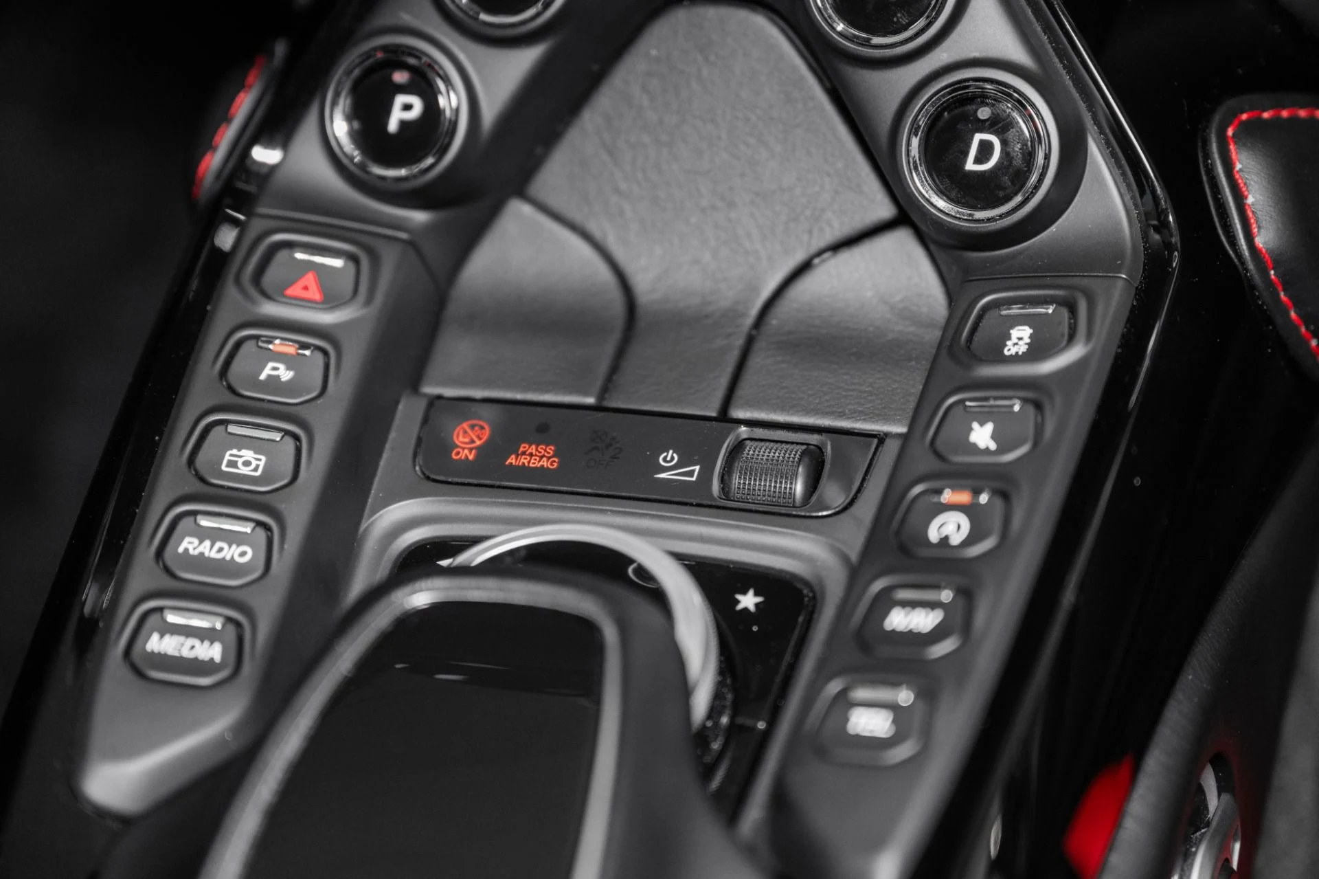 mph035_3898566756_Used_2019_Aston_Martin_Vantage_1779799801_be42b56325