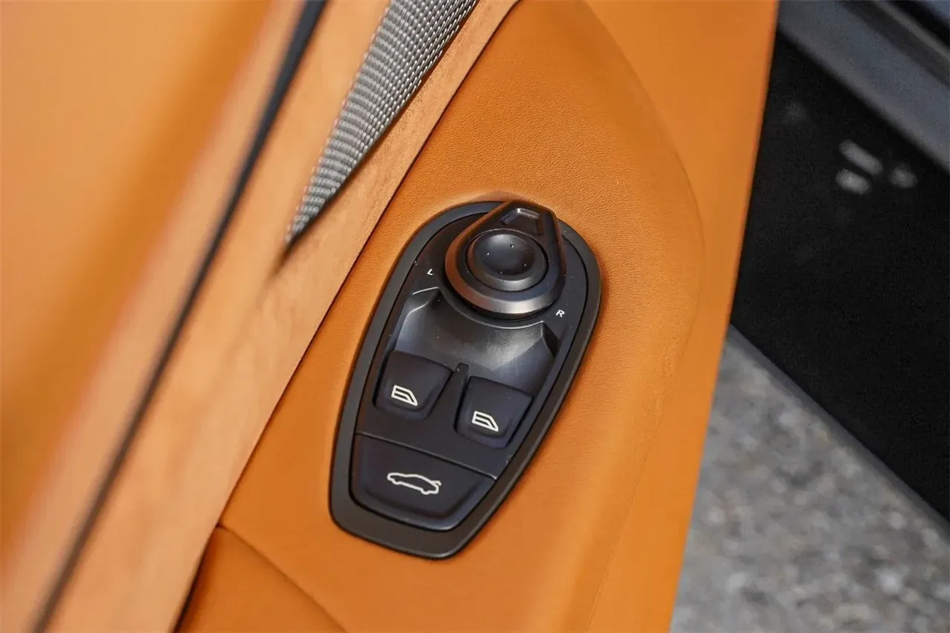 mph035_3899204161_783a7d06d4a247638ccf986a55cd18d9_0ba07c51aa